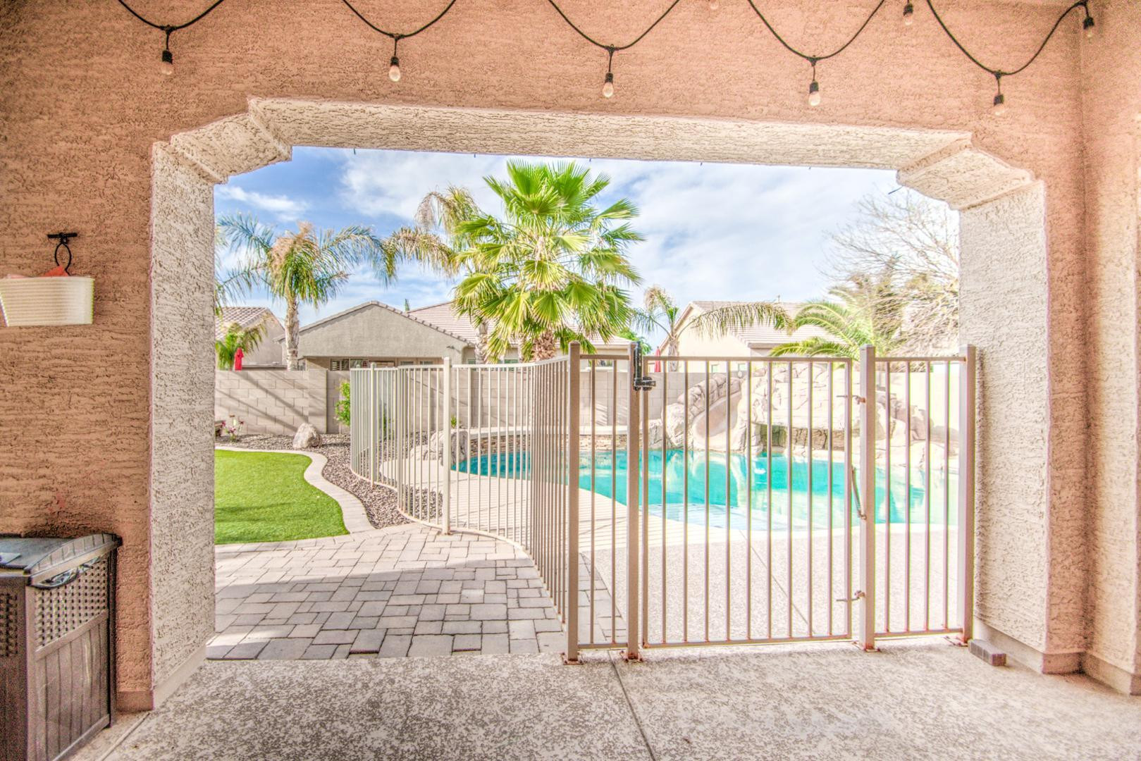 2552 E Redwood Place