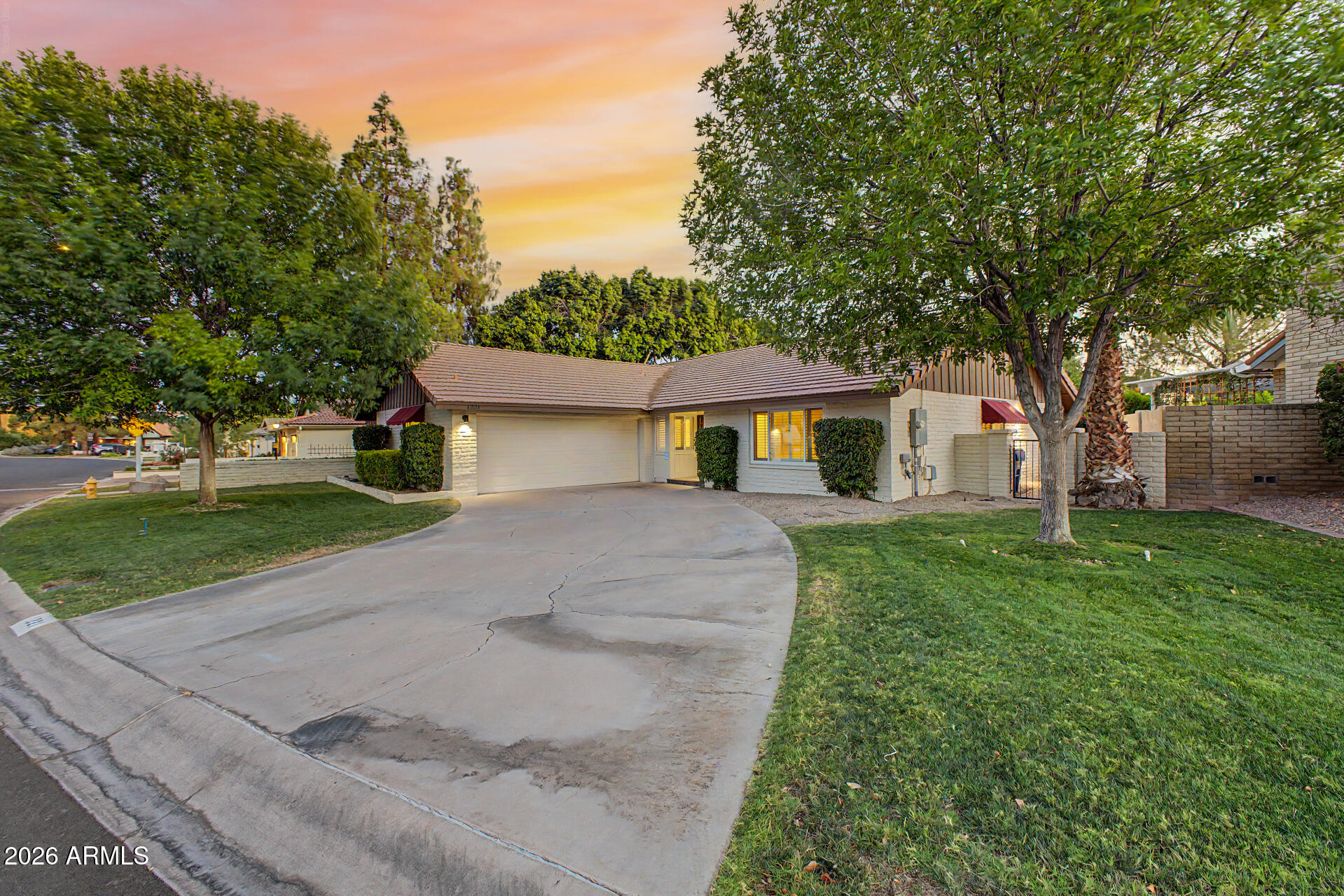 1221 E STEAMBOAT BEND Drive