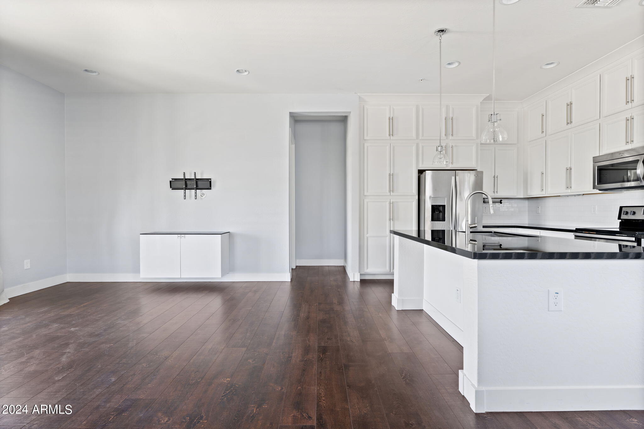 Scottsdale, Arizona 85251, United States, 3 Bedrooms Bedrooms, ,2 BathroomsBathrooms,Residential,Active,242437