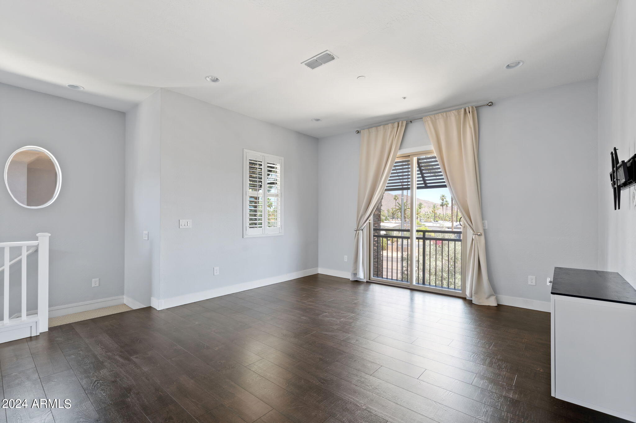 Scottsdale, Arizona 85251, United States, 3 Bedrooms Bedrooms, ,2 BathroomsBathrooms,Residential,Active,242437