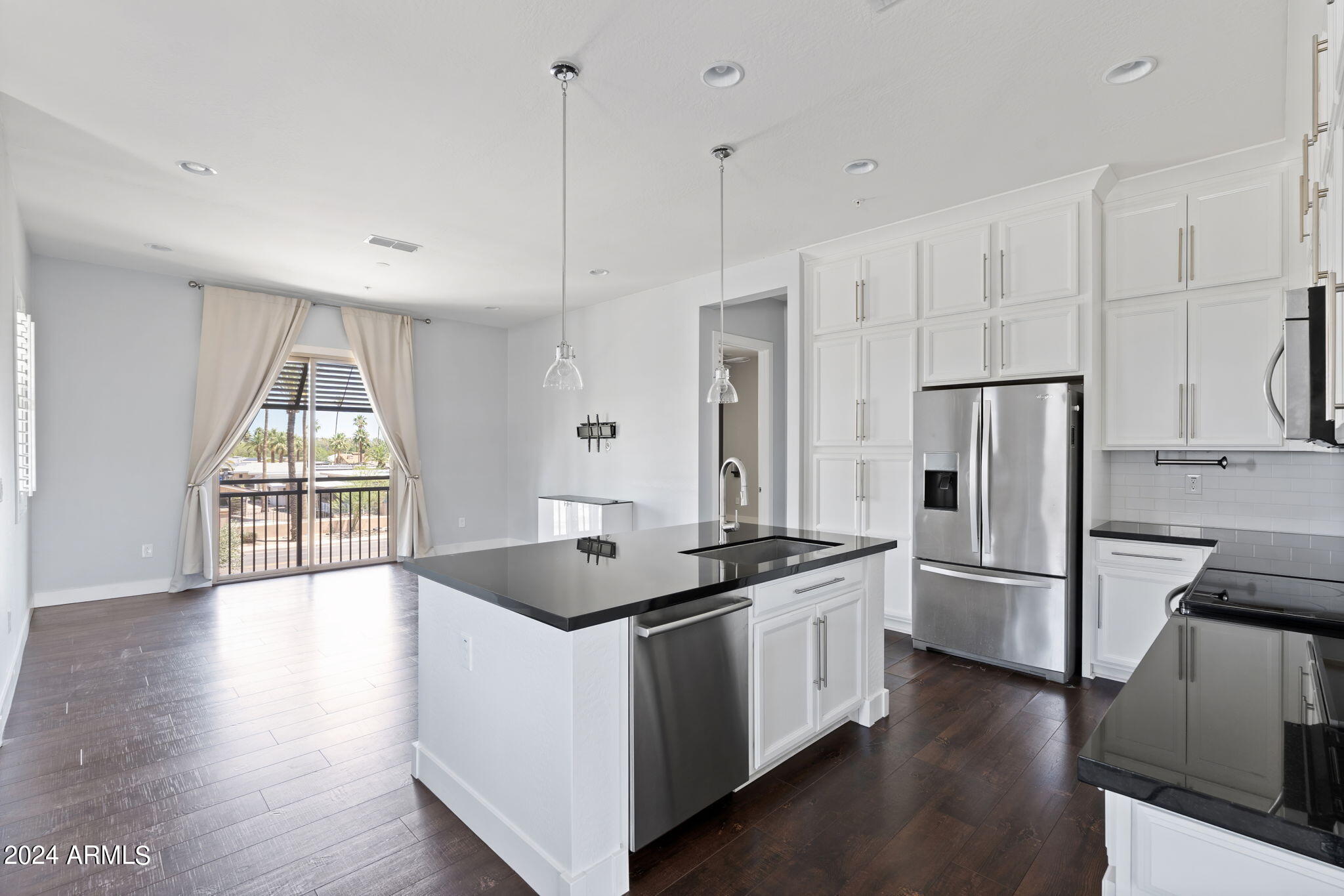 Scottsdale, Arizona 85251, United States, 3 Bedrooms Bedrooms, ,2 BathroomsBathrooms,Residential,Active,242437