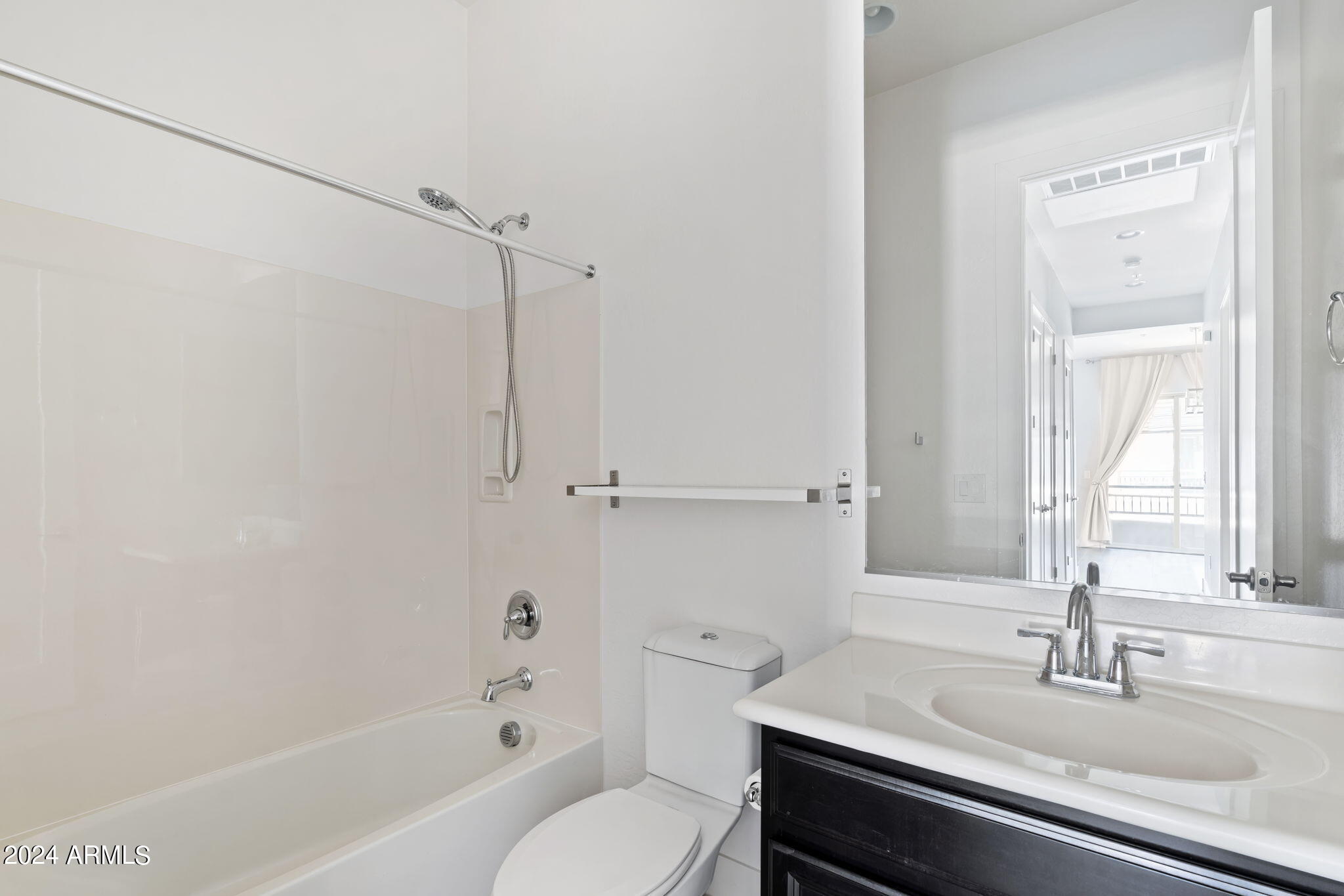 Scottsdale, Arizona 85251, United States, 3 Bedrooms Bedrooms, ,2 BathroomsBathrooms,Residential,Active,242437