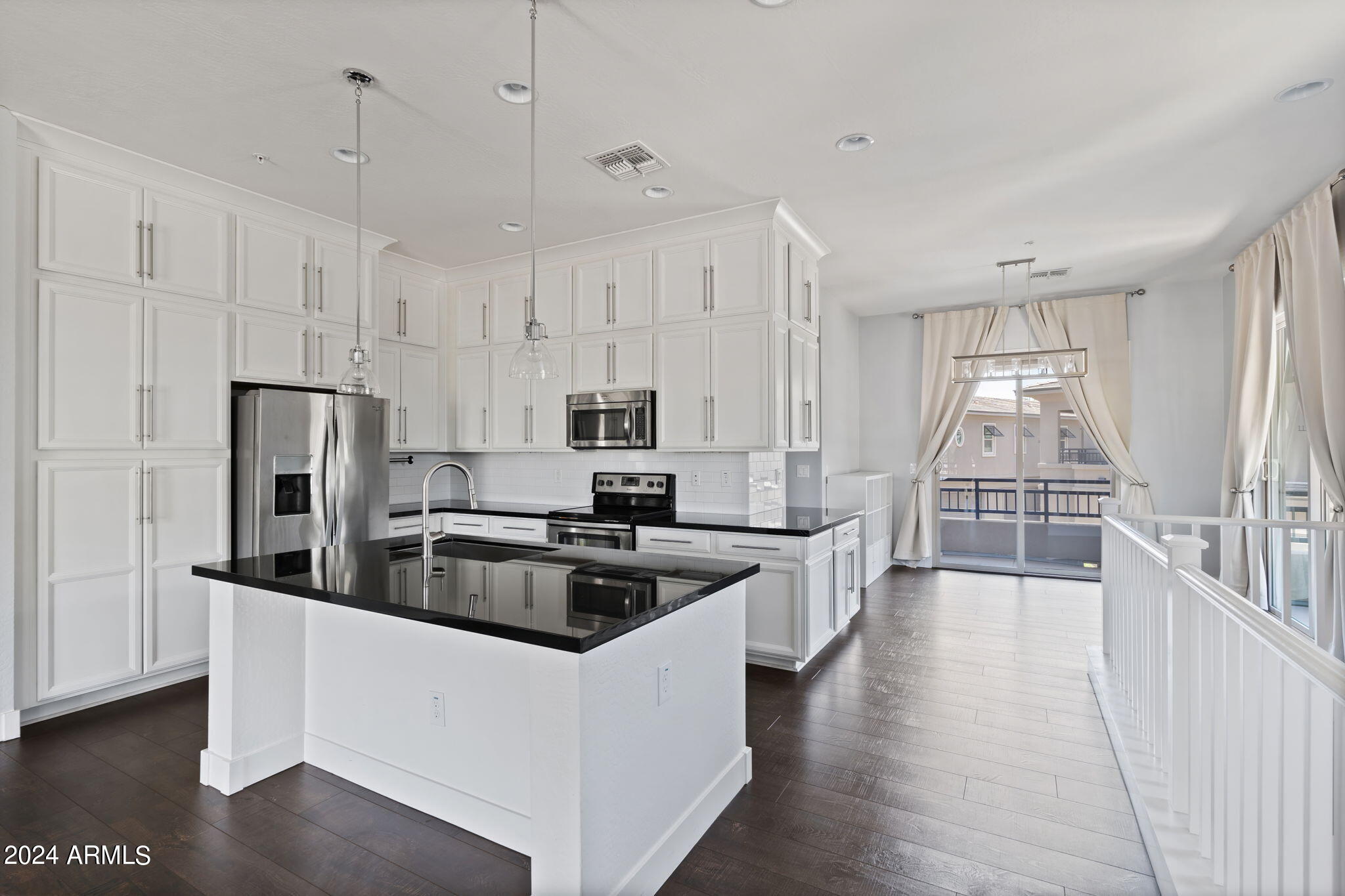 Scottsdale, Arizona 85251, United States, 3 Bedrooms Bedrooms, ,2 BathroomsBathrooms,Residential,Active,242437