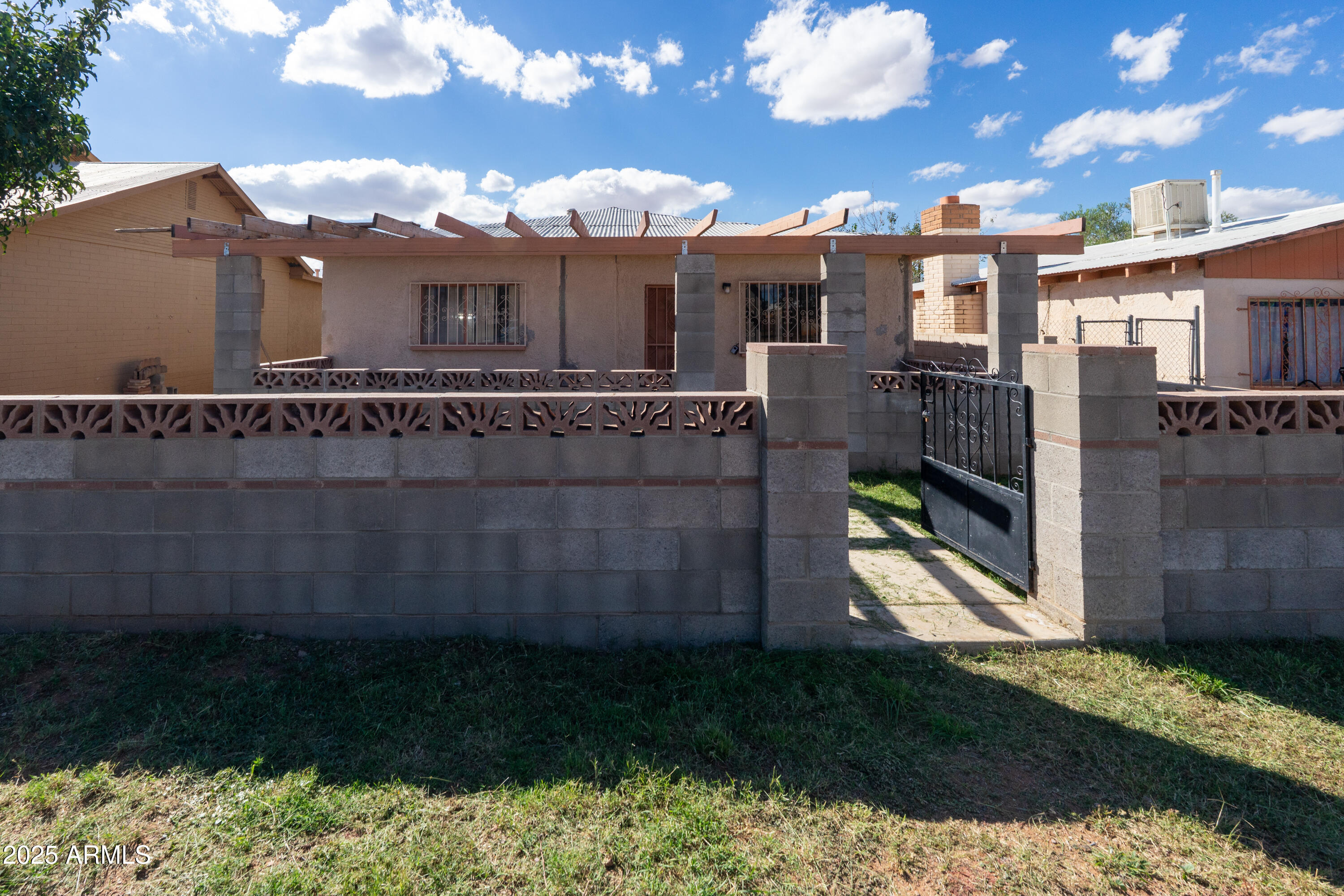 3848 S Hillman Avenue