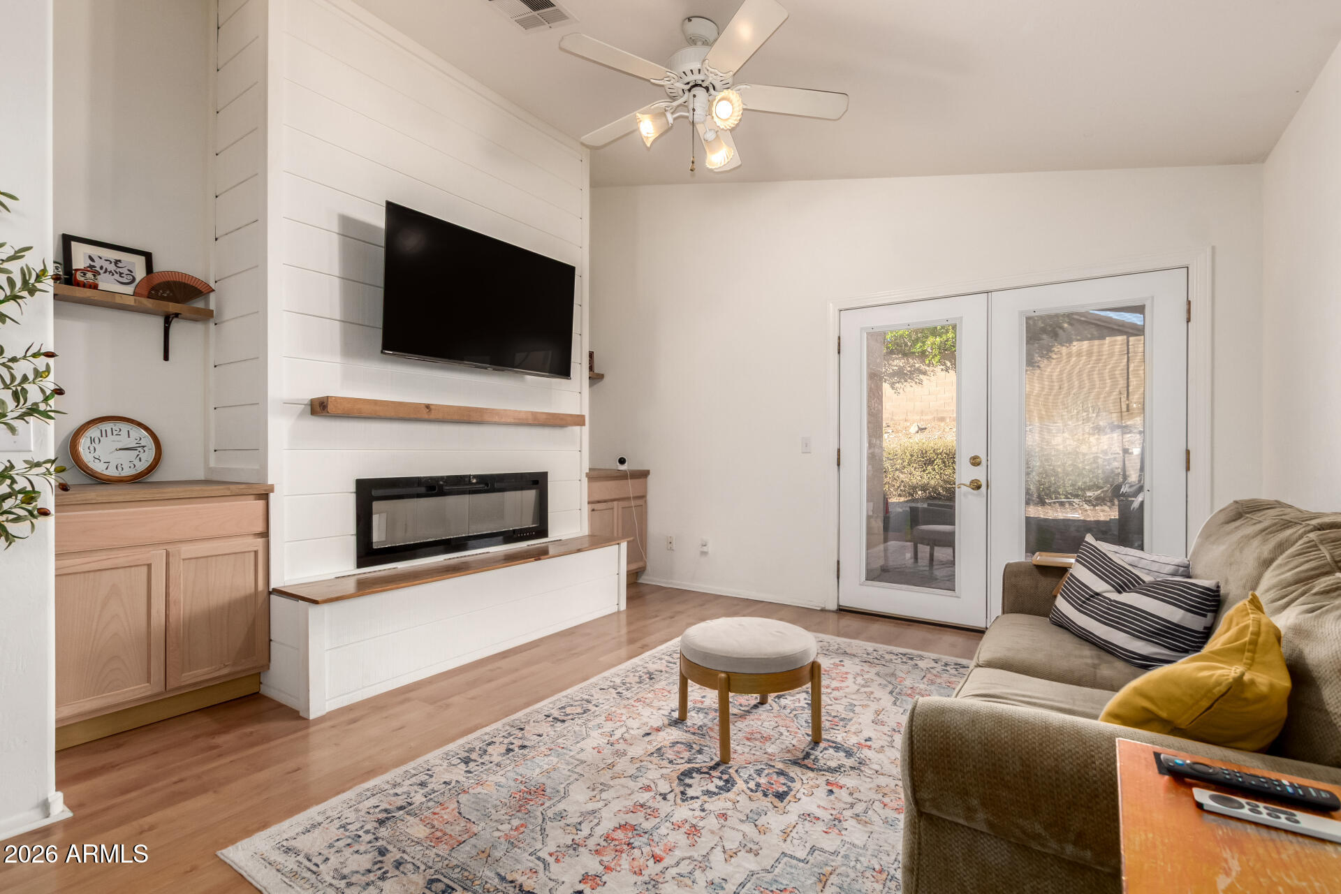 2032 E WINDSONG Drive