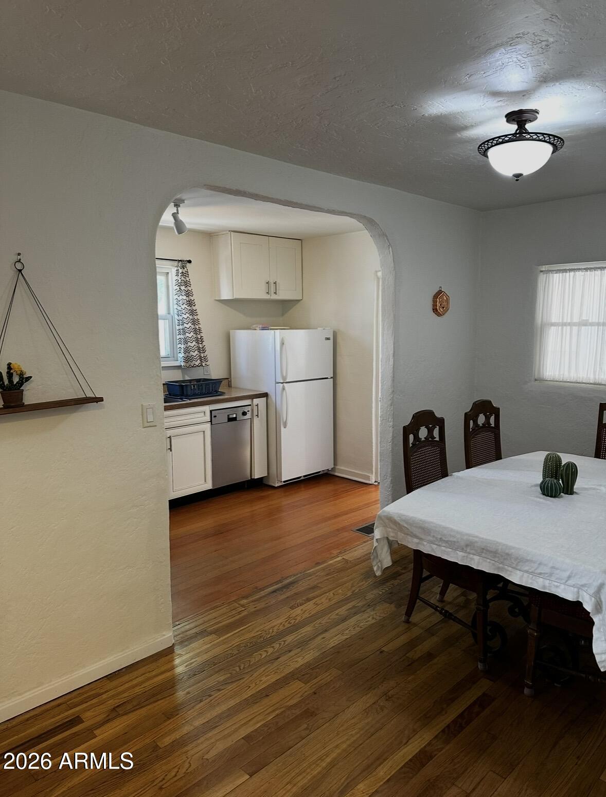 350 E Cottonwood Street