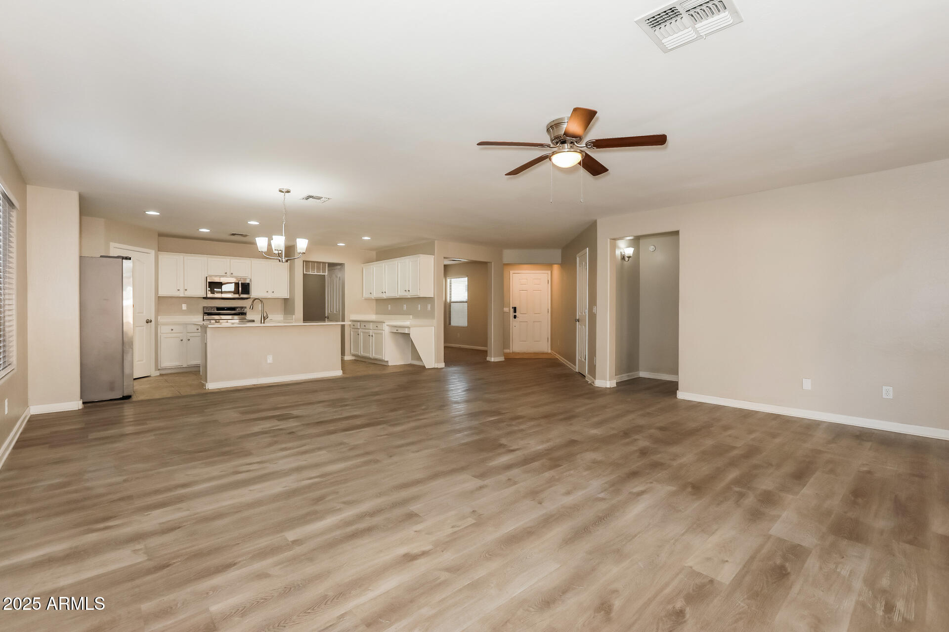 970 W DESERT MOUNTAIN Drive