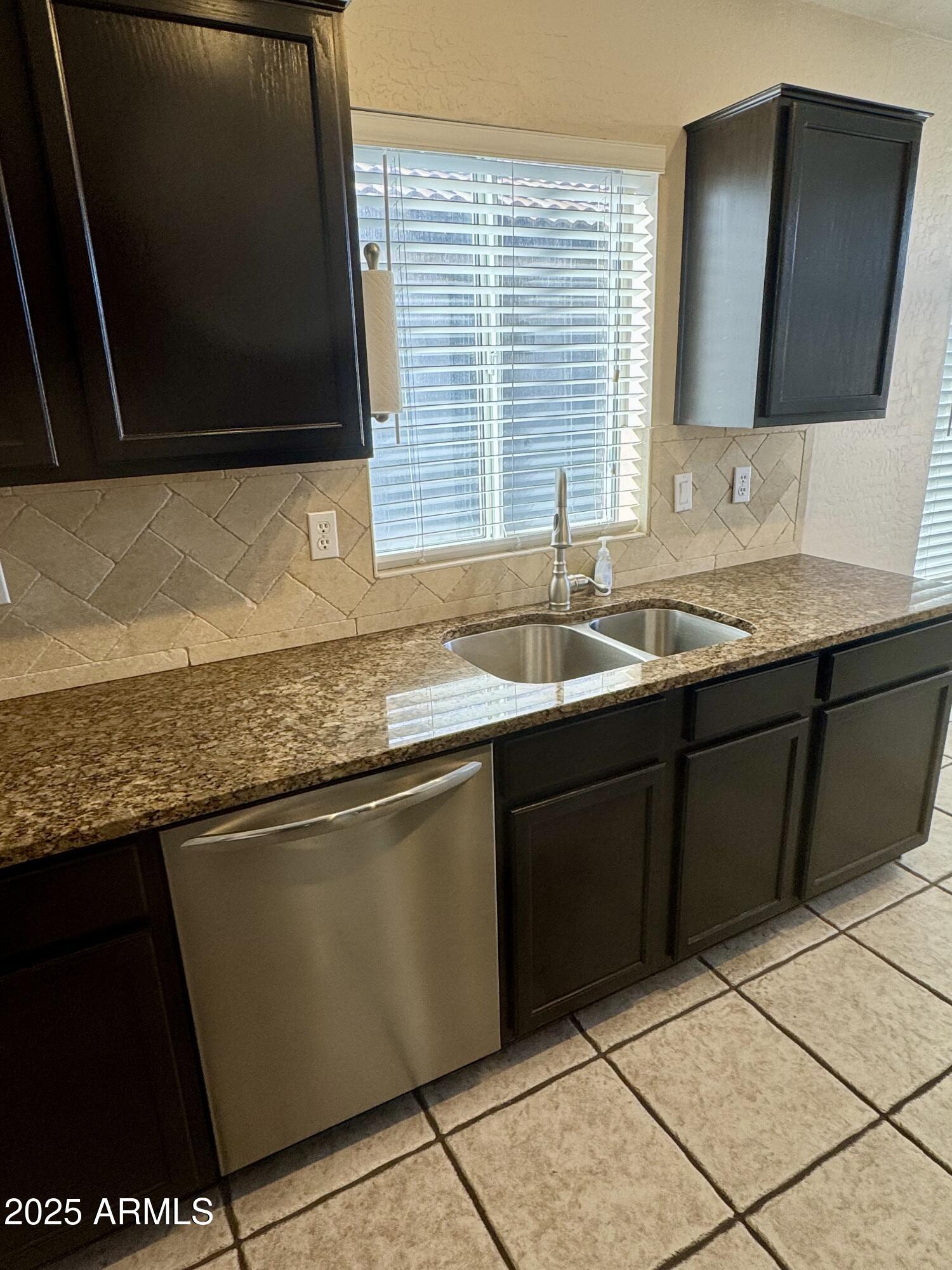 2221 E Union Hills Drive 137