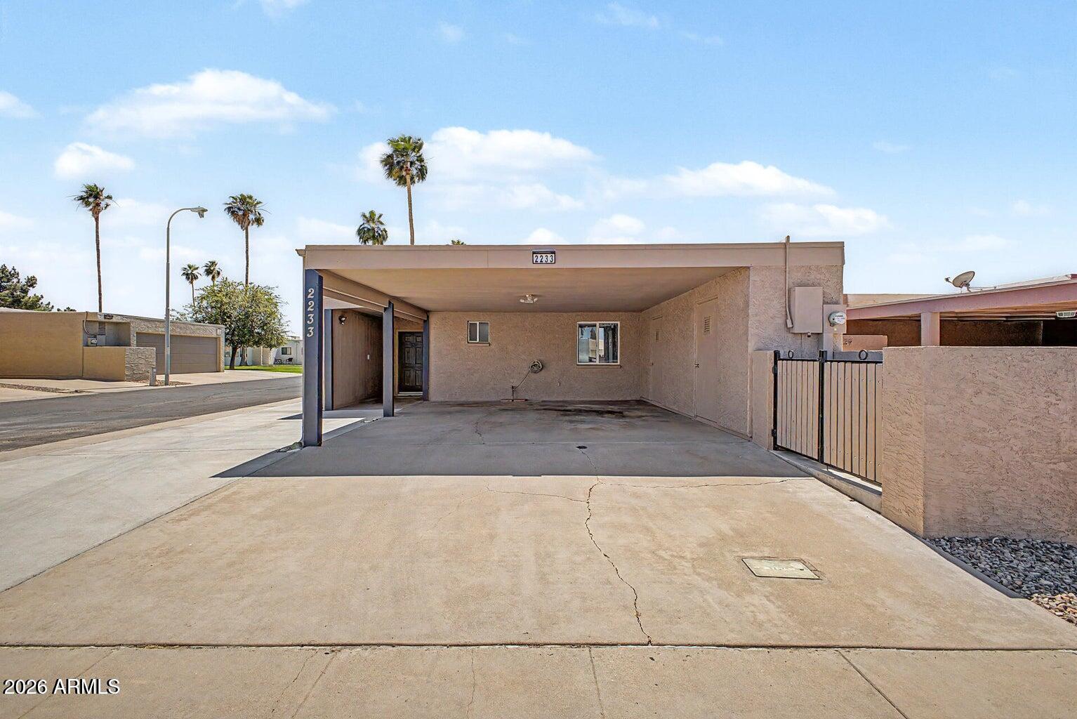 2233 N RECKER Road