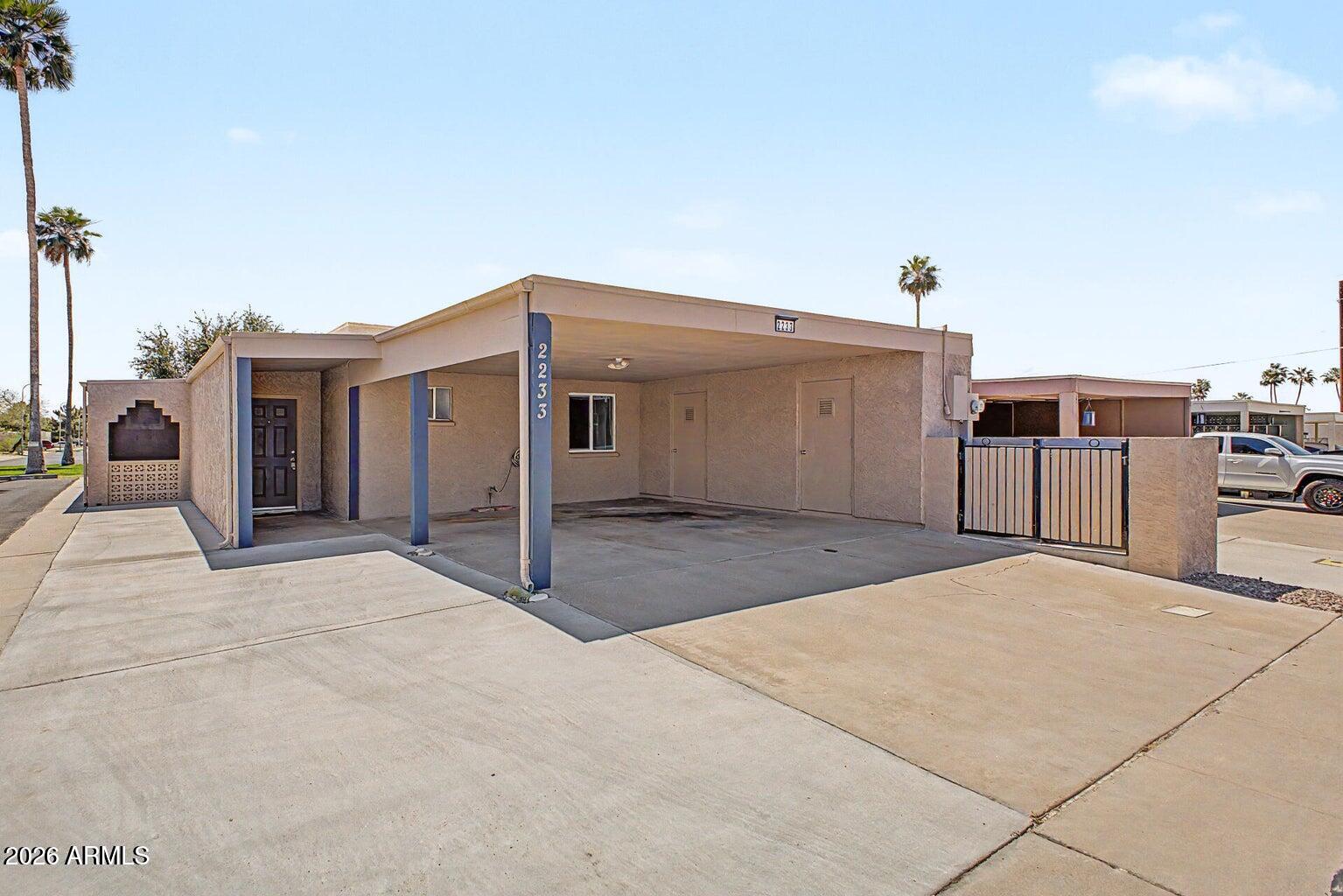 2233 N RECKER Road