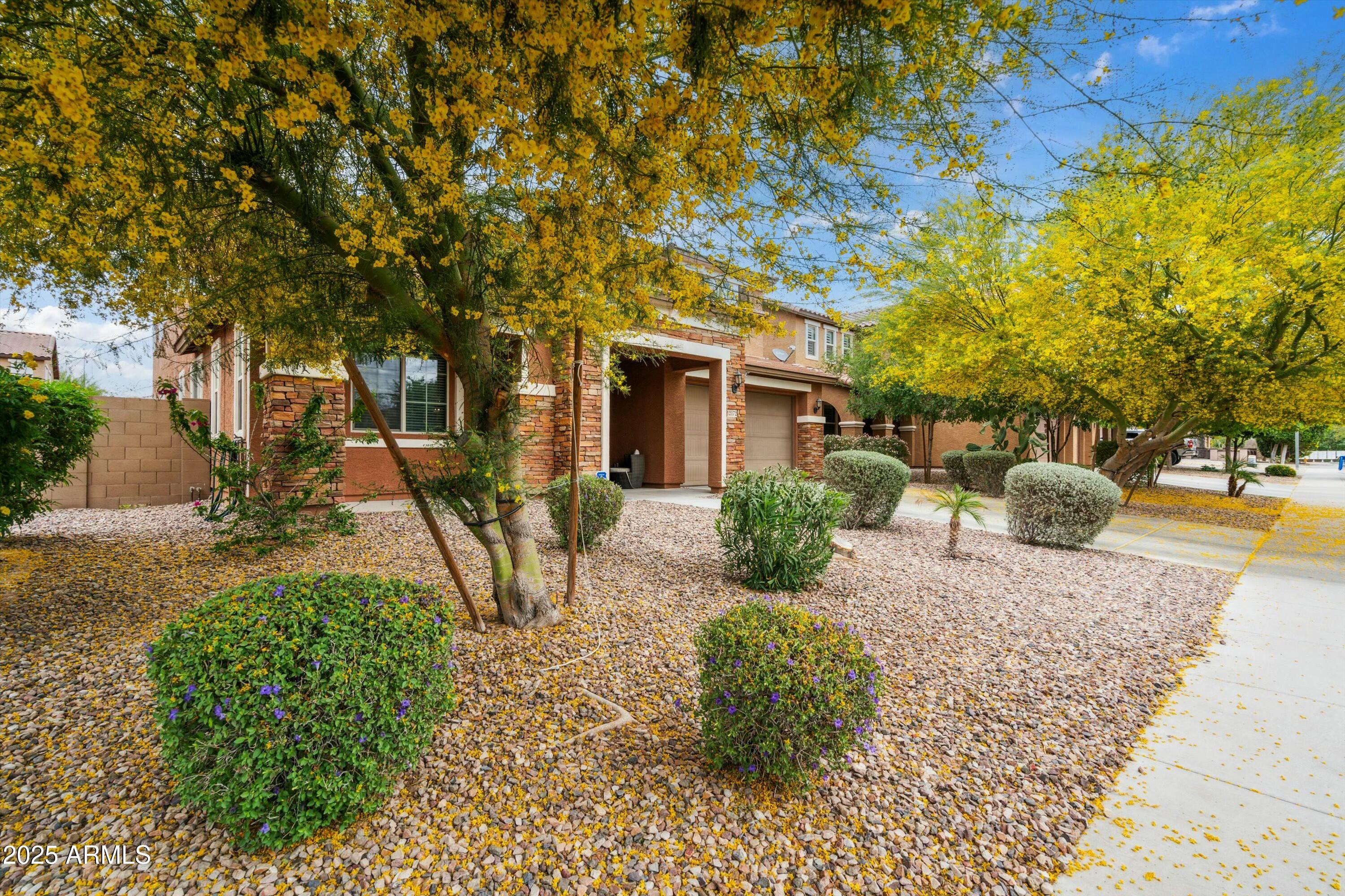 12172 W DAVIS Lane