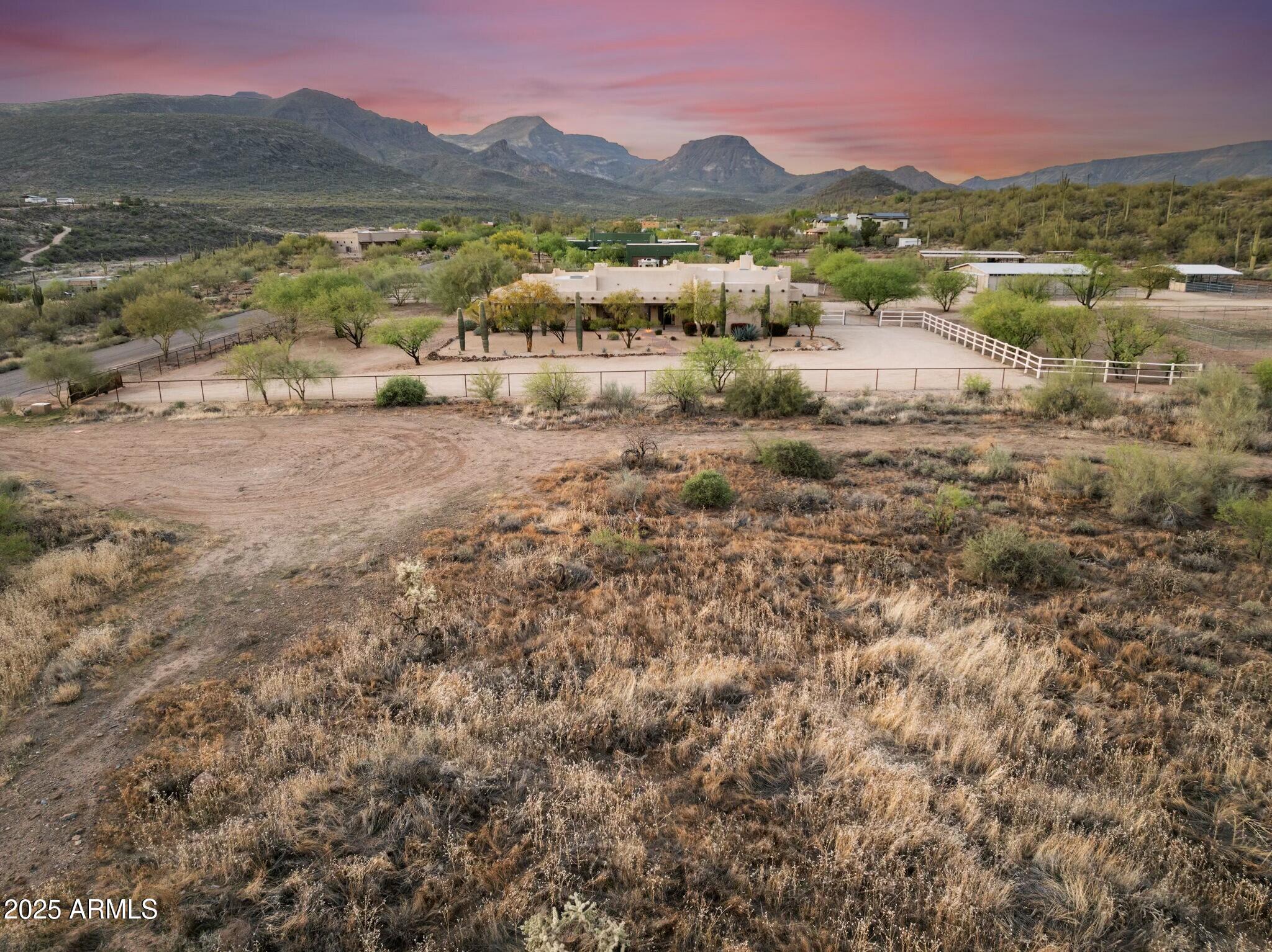Metes and Bounds. Cave Creek - Land