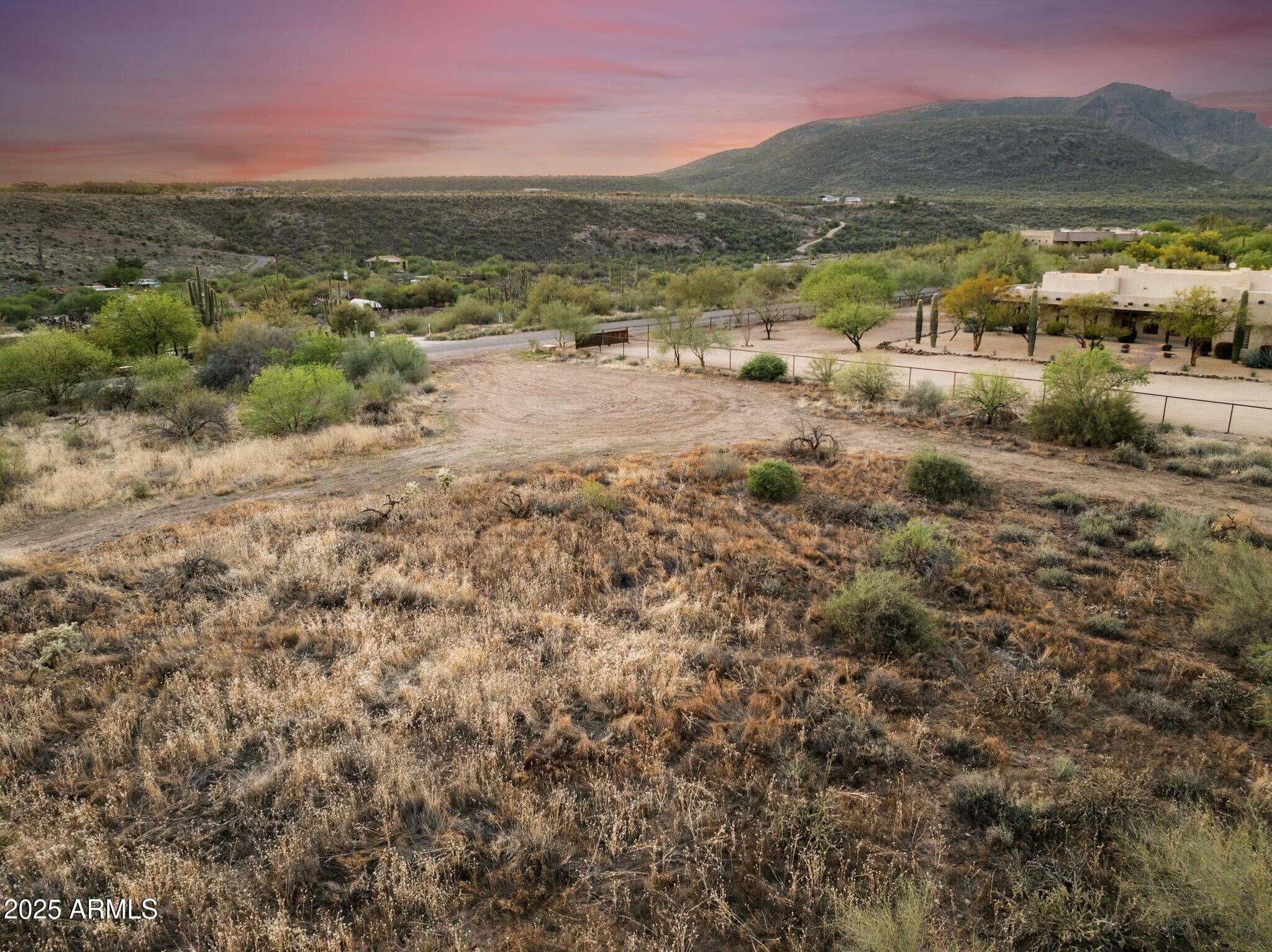 Metes and Bounds. Cave Creek - Land