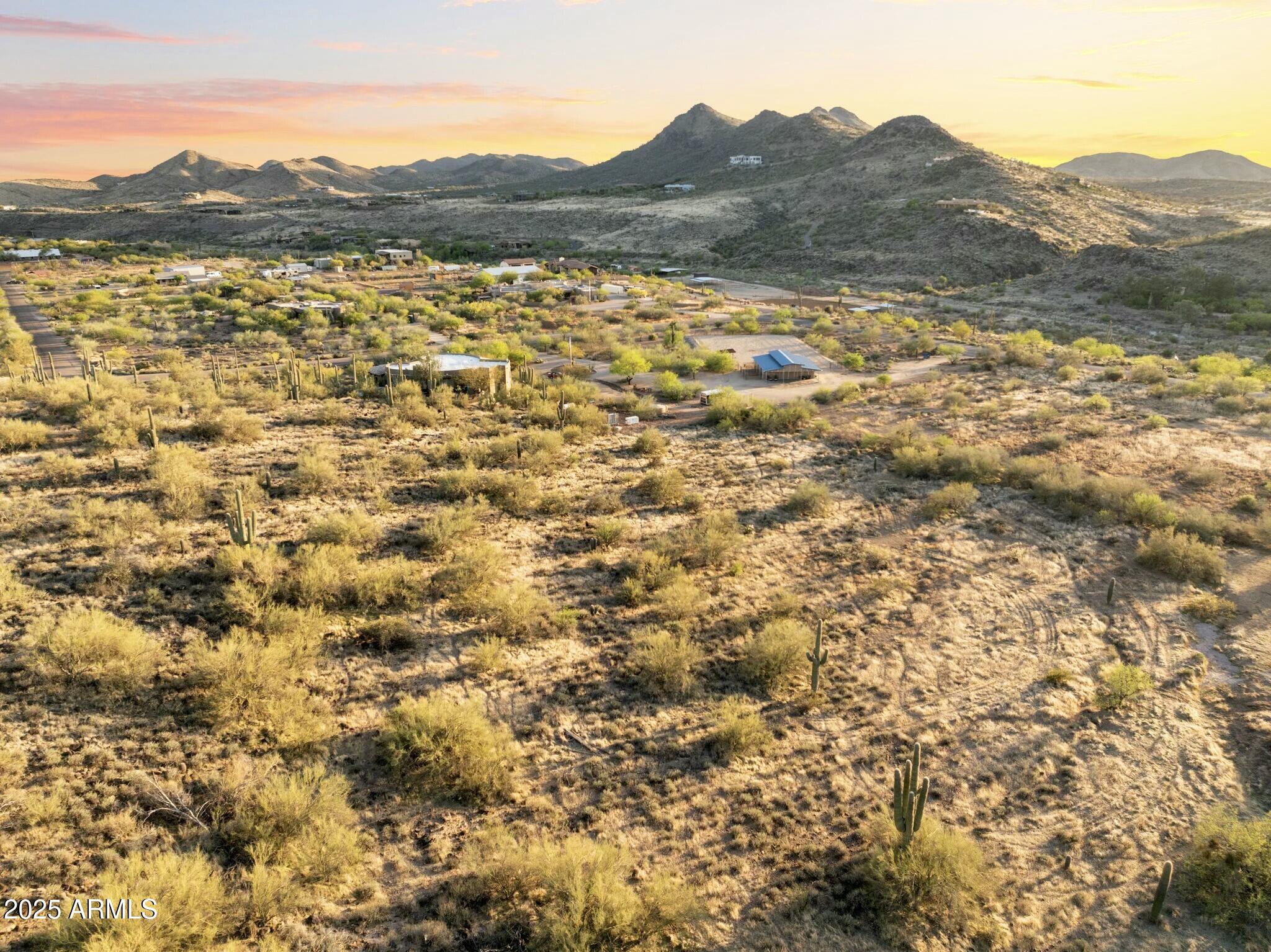 Metes and Bounds. Cave Creek - Land