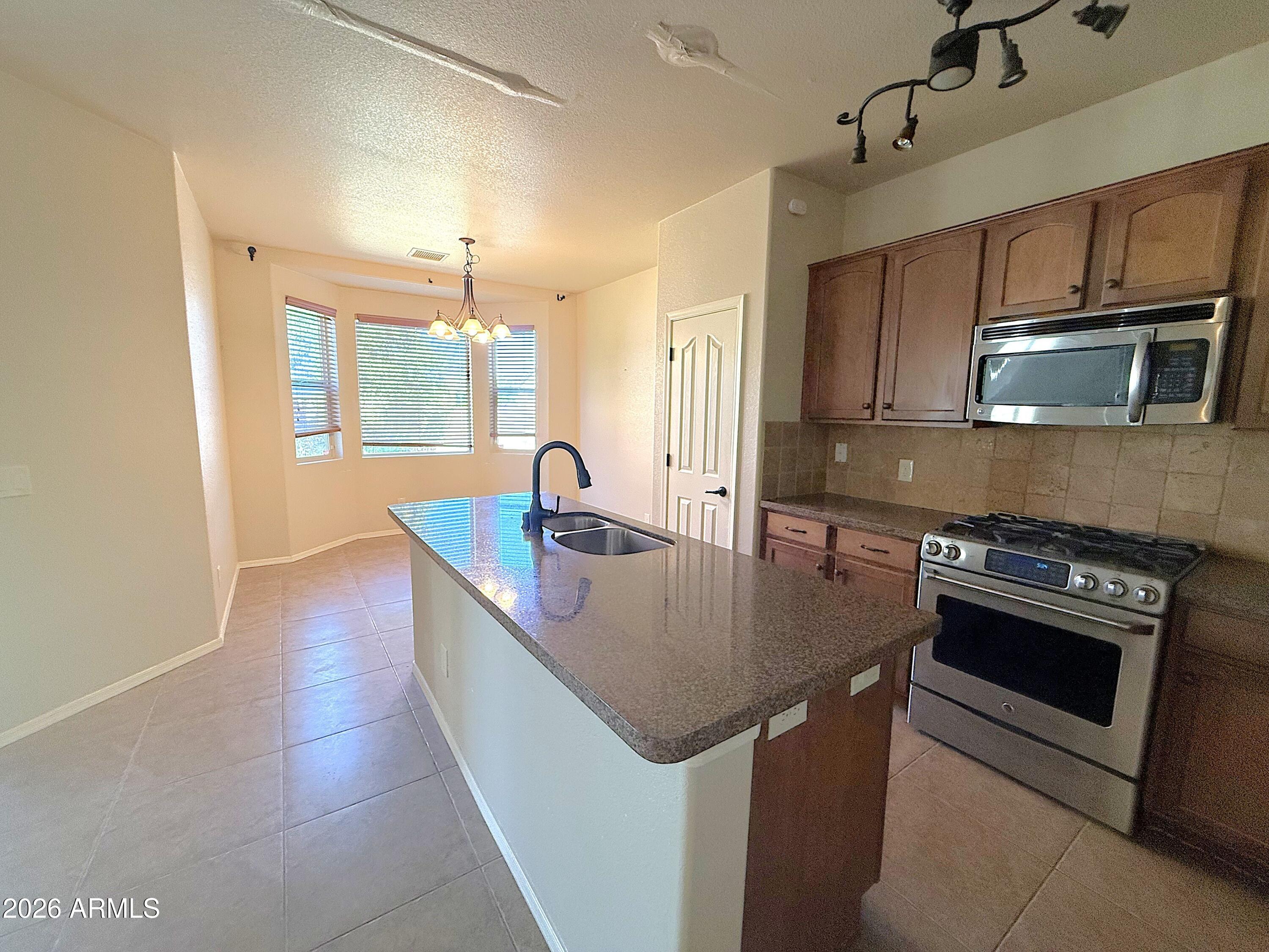 548 TEMPLE Drive