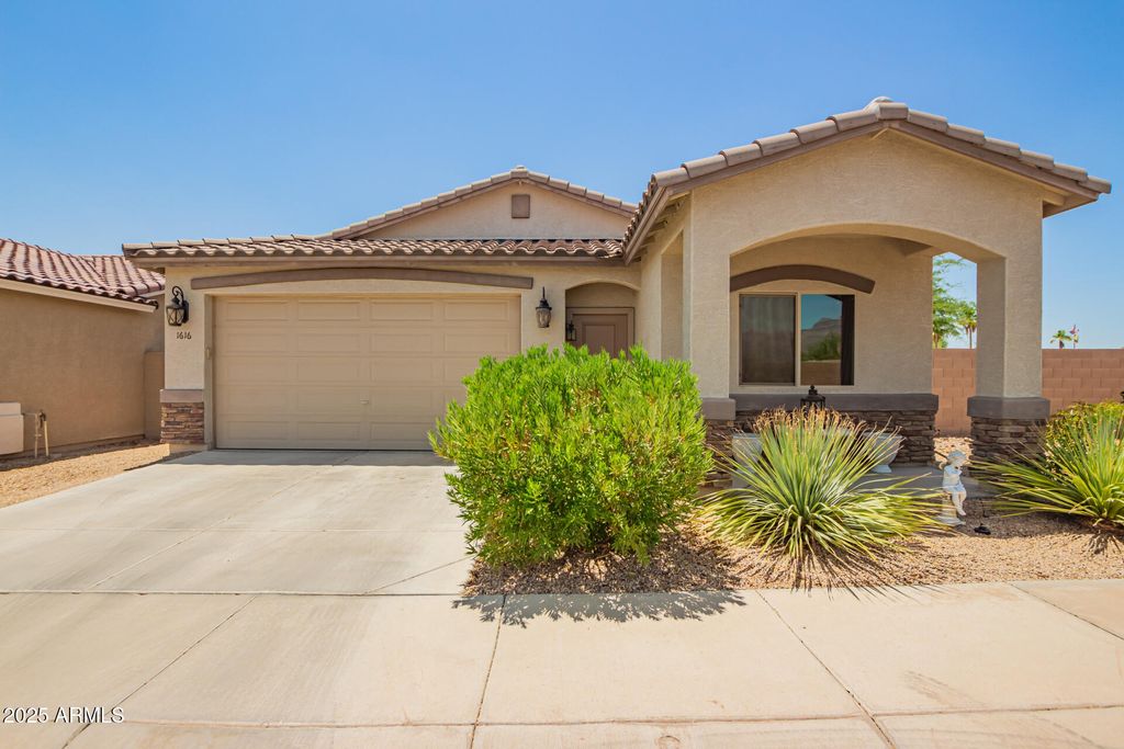 Photo of 1616 S Aryelle Road, Apache Junction, AZ 85119 (MLS # 6890460)