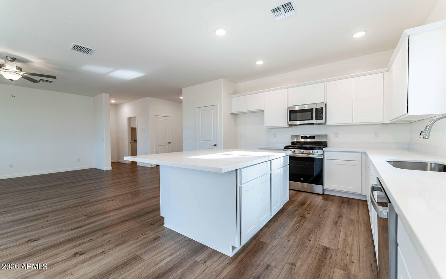 36800 W SAN CLEMENTE Street