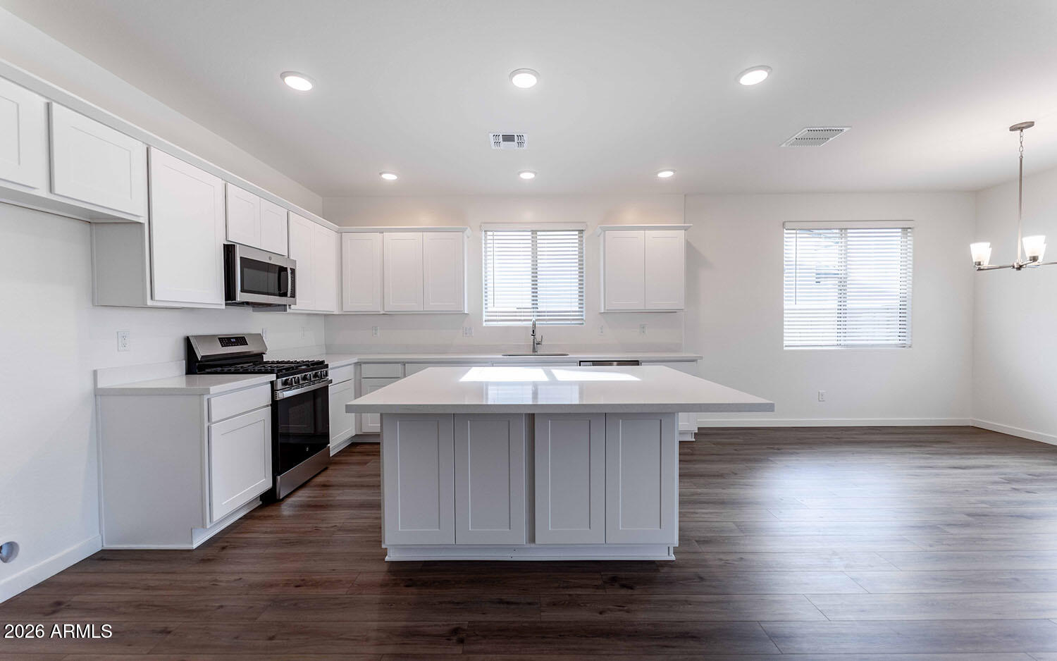 36800 W SAN CLEMENTE Street