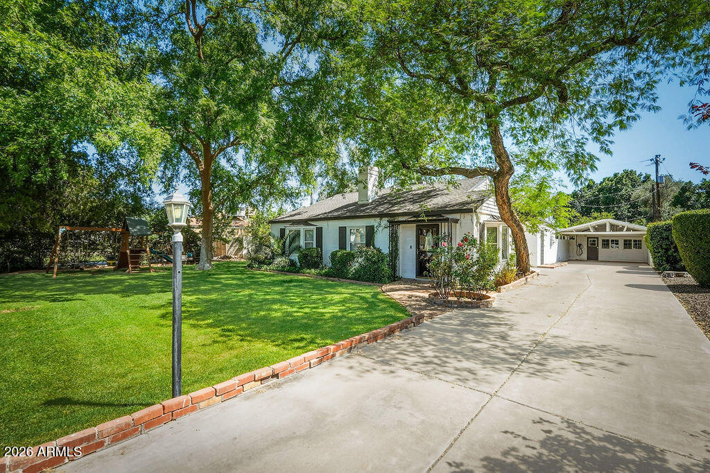 225 E COLTER Street
