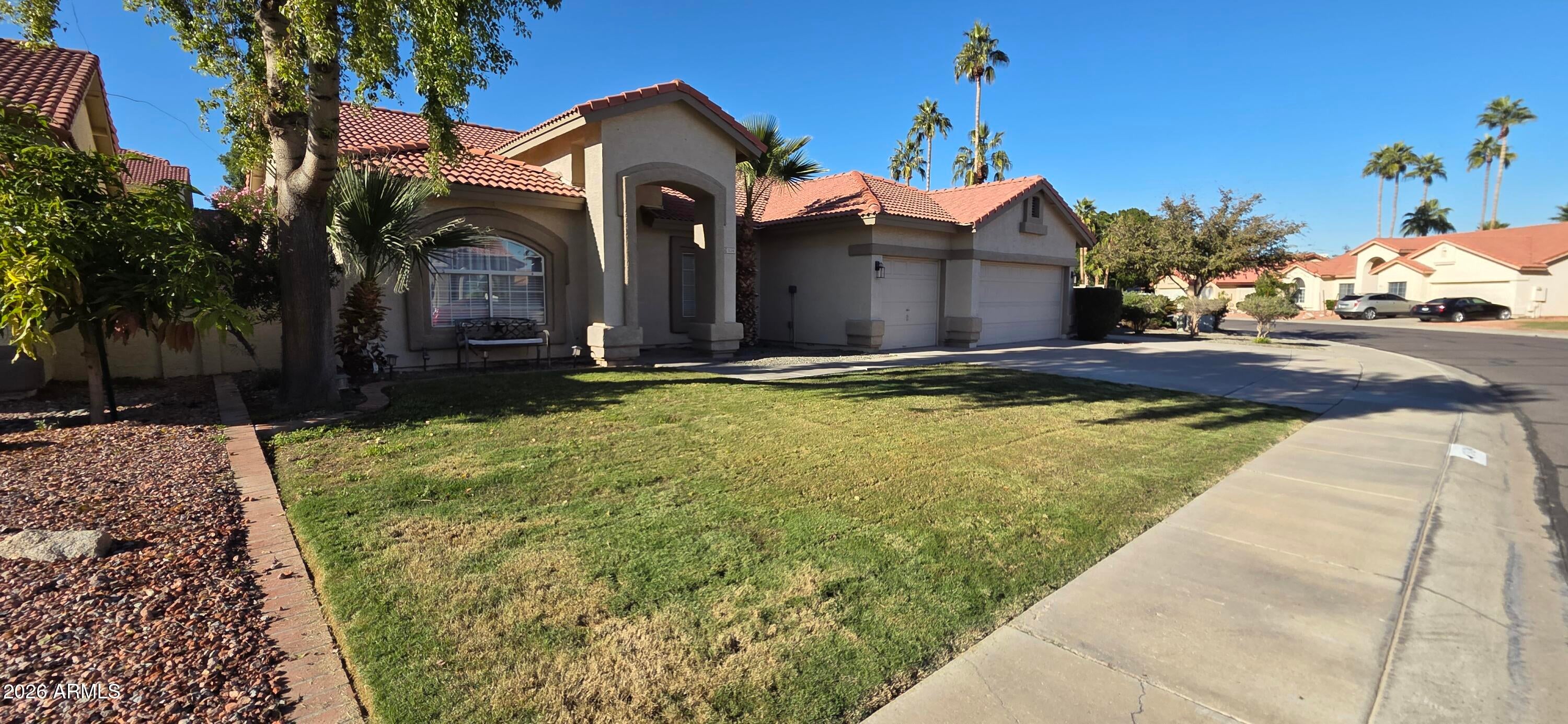 3124 N MEADOW Drive