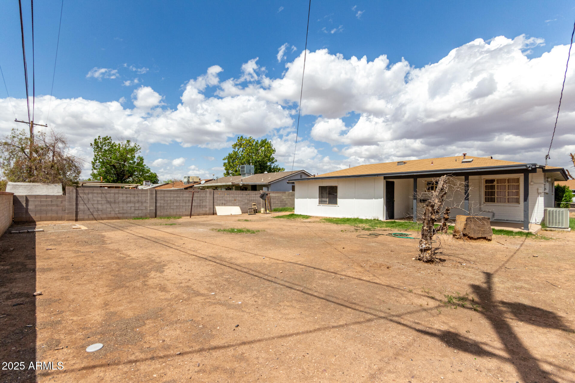 1325 E ELTON Avenue