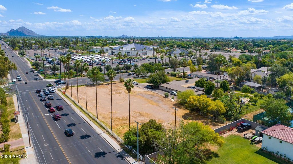 Photo of 5950 N Central Avenue #1, Phoenix, AZ 85012 (MLS # 7006132)