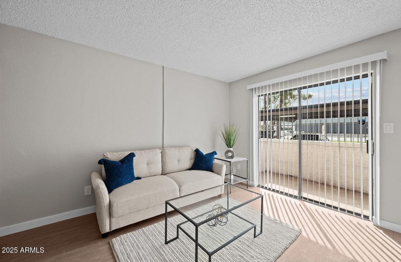 4620 W MCDOWELL Road 1L