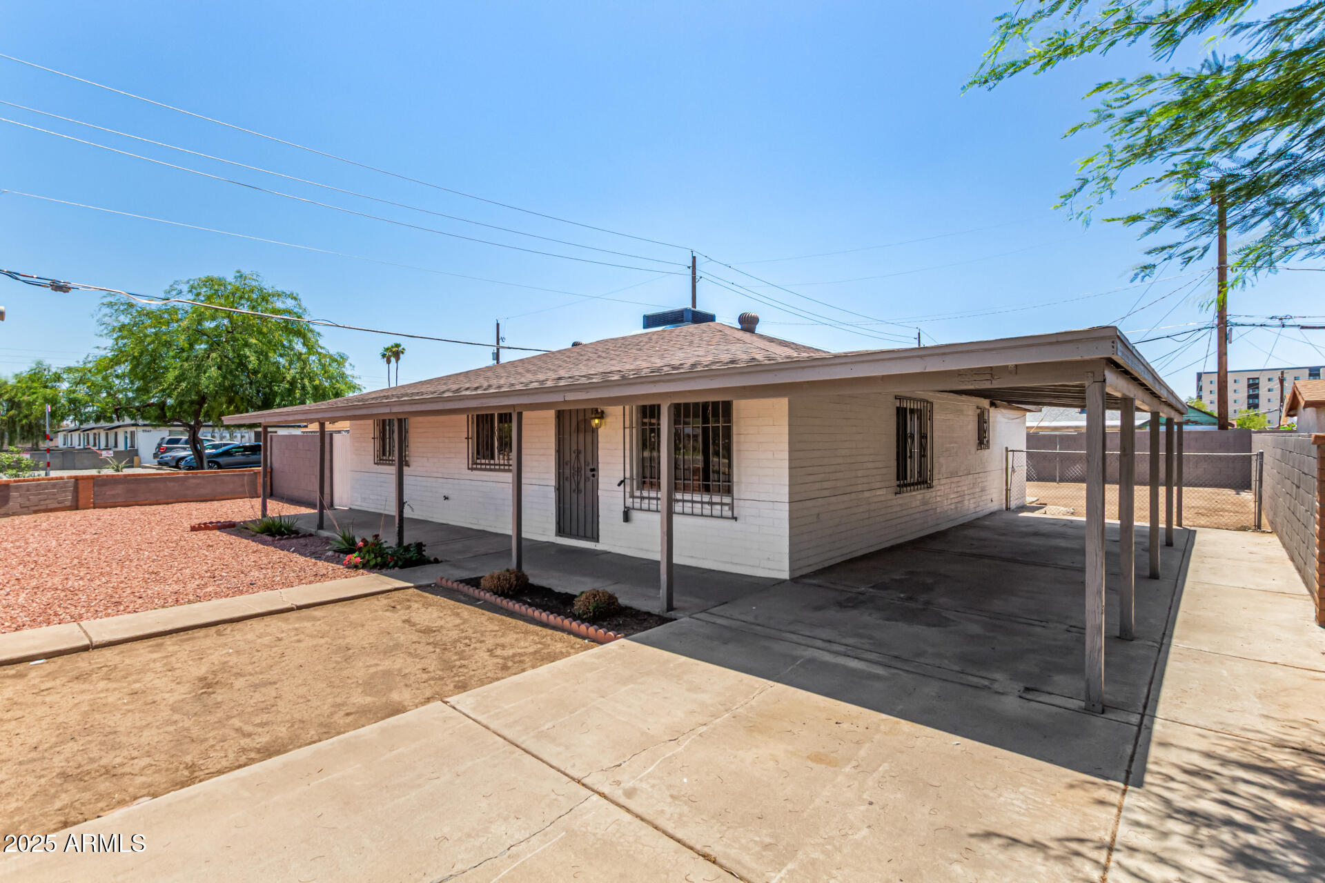 2721 W LUKE Avenue