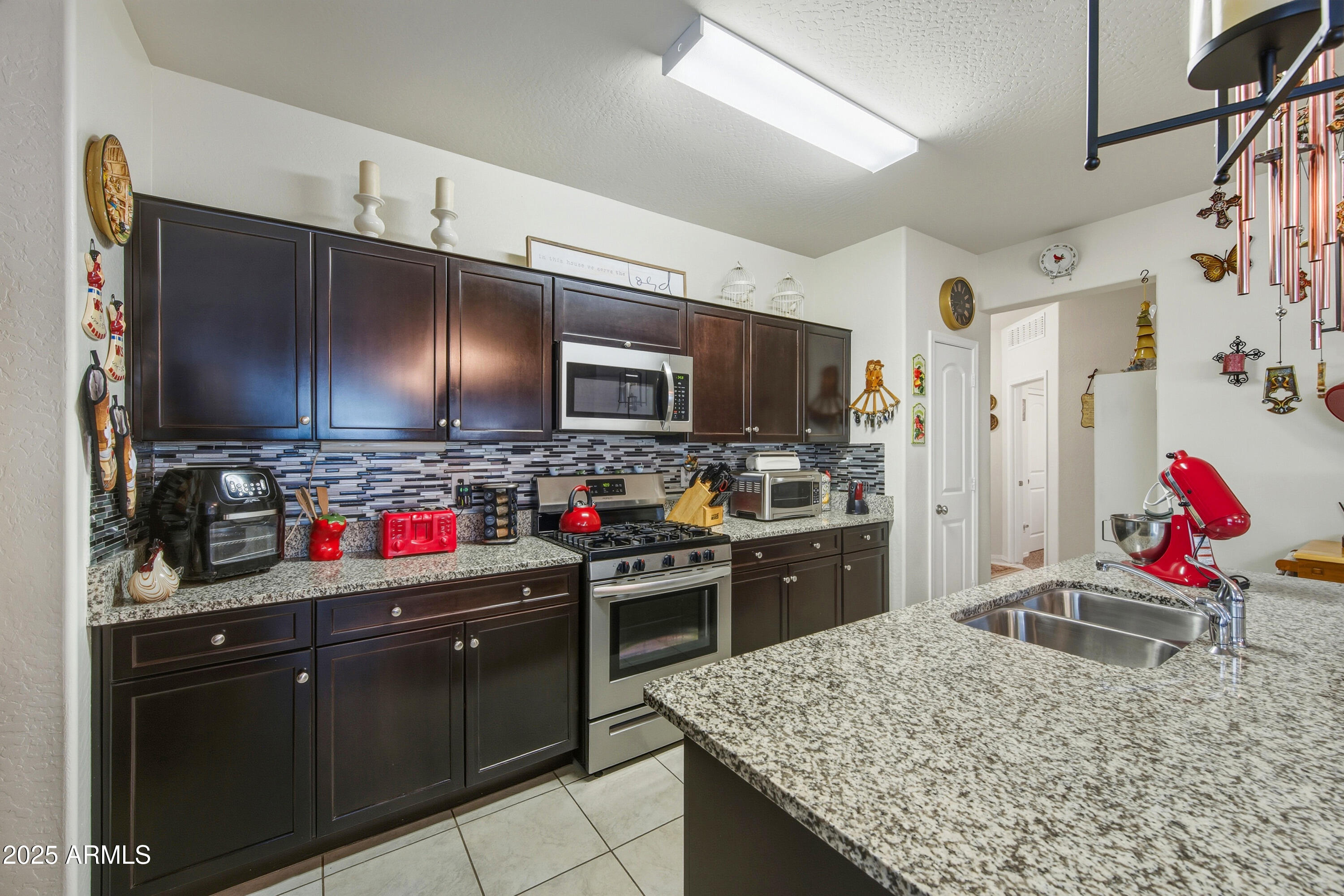 30904 W FAIRMOUNT Avenue