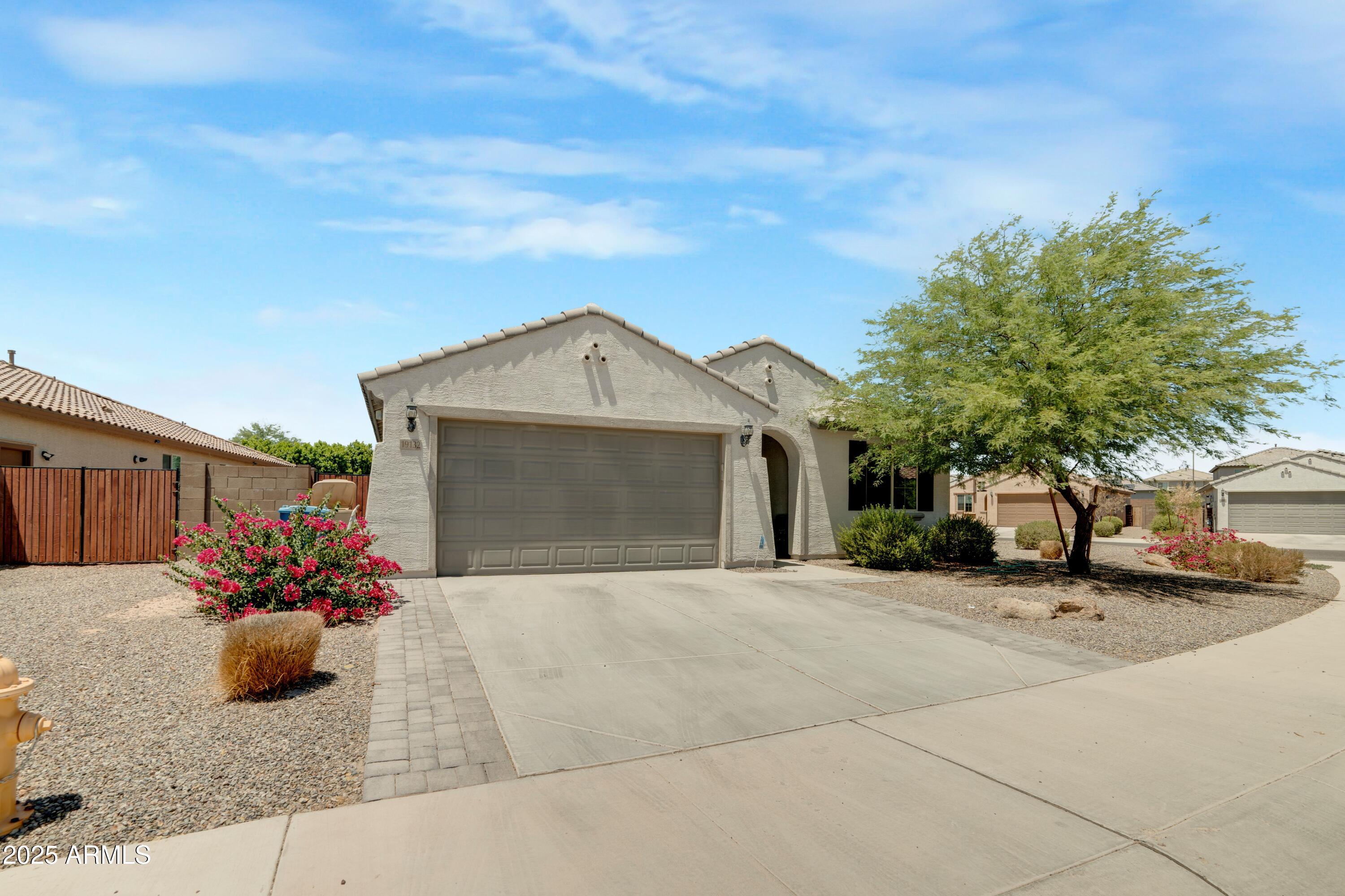 19132 W Morning Glory Drive
