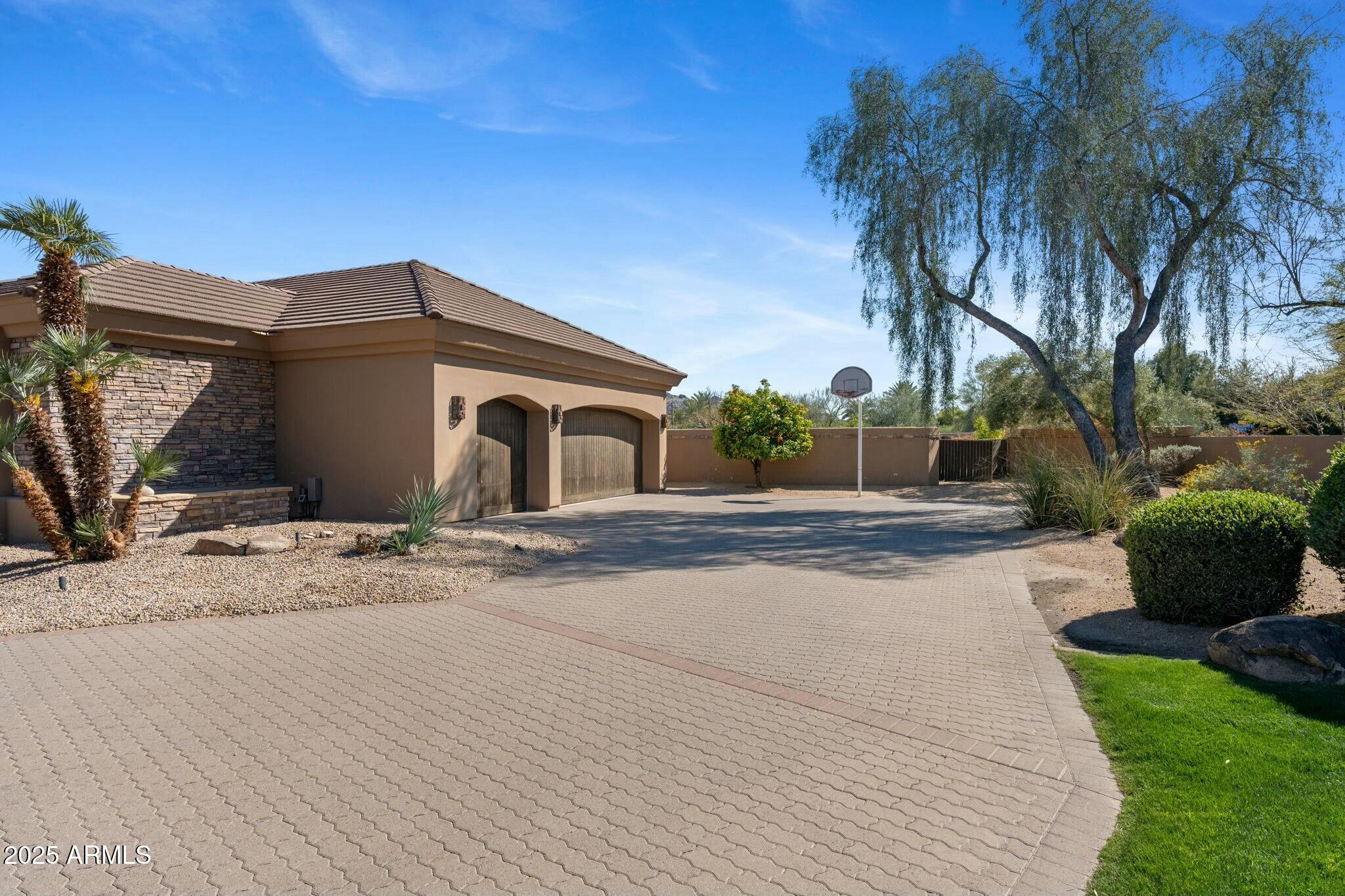 Paradise Valley, Arizona 85253, United States, 5 Bedrooms Bedrooms, ,6 BathroomsBathrooms,Residential,Active,97087