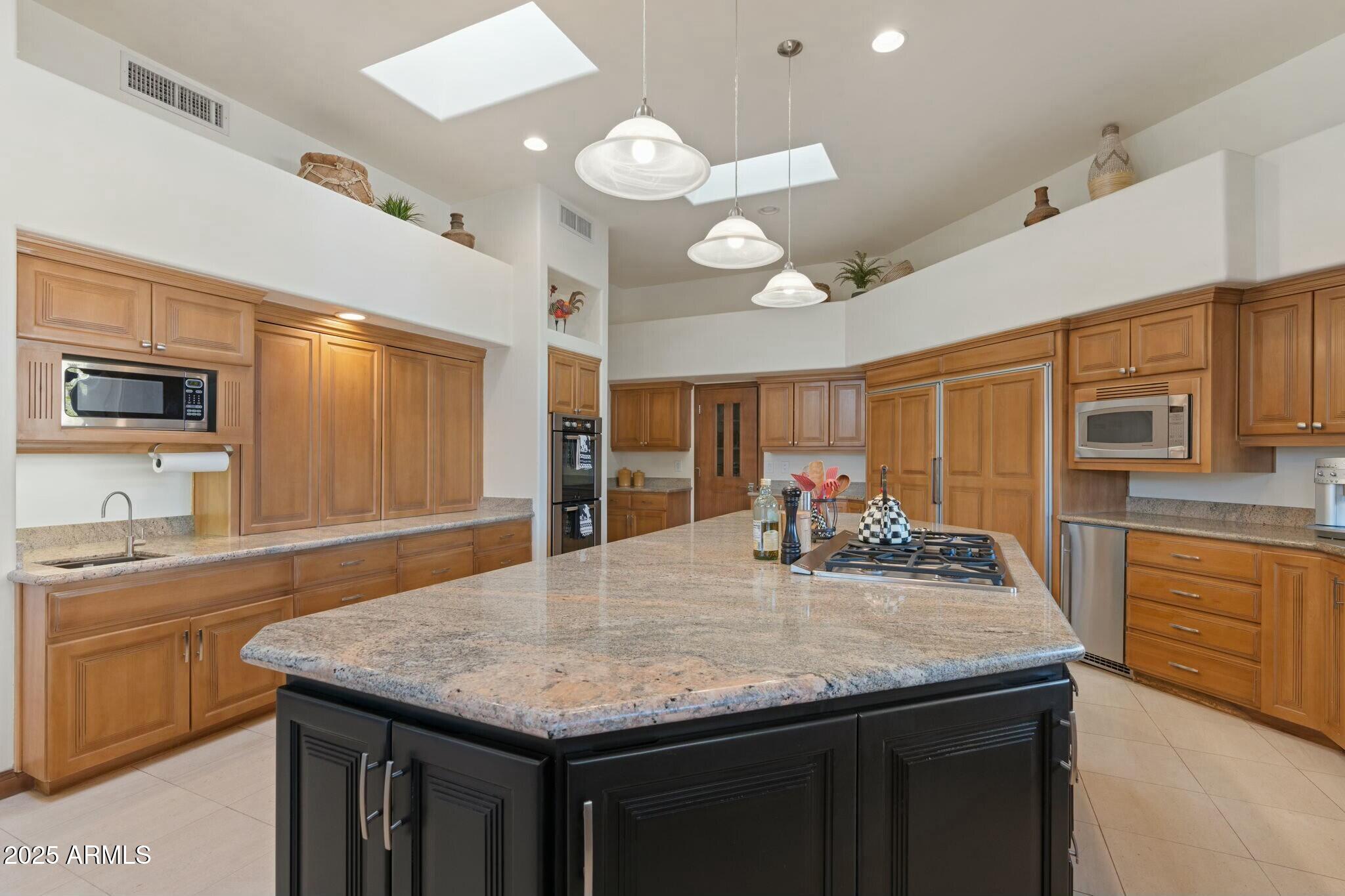 Paradise Valley, Arizona 85253, United States, 5 Bedrooms Bedrooms, ,6 BathroomsBathrooms,Residential,Active,97087