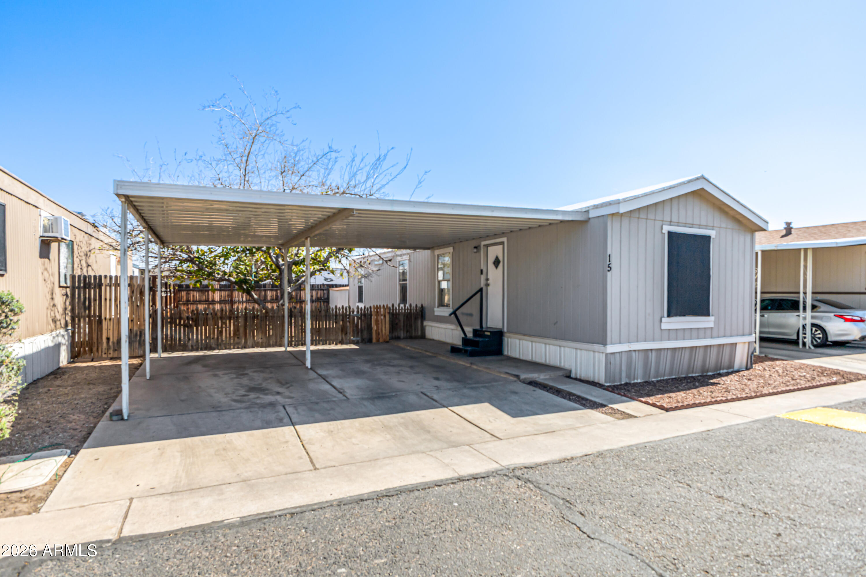 8427 W GLENDALE Avenue 15