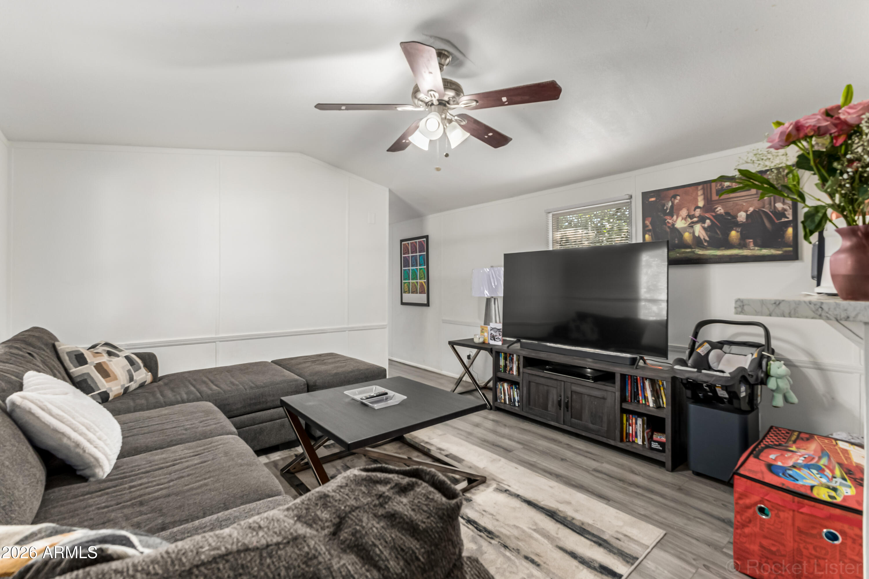 8427 W GLENDALE Avenue 15