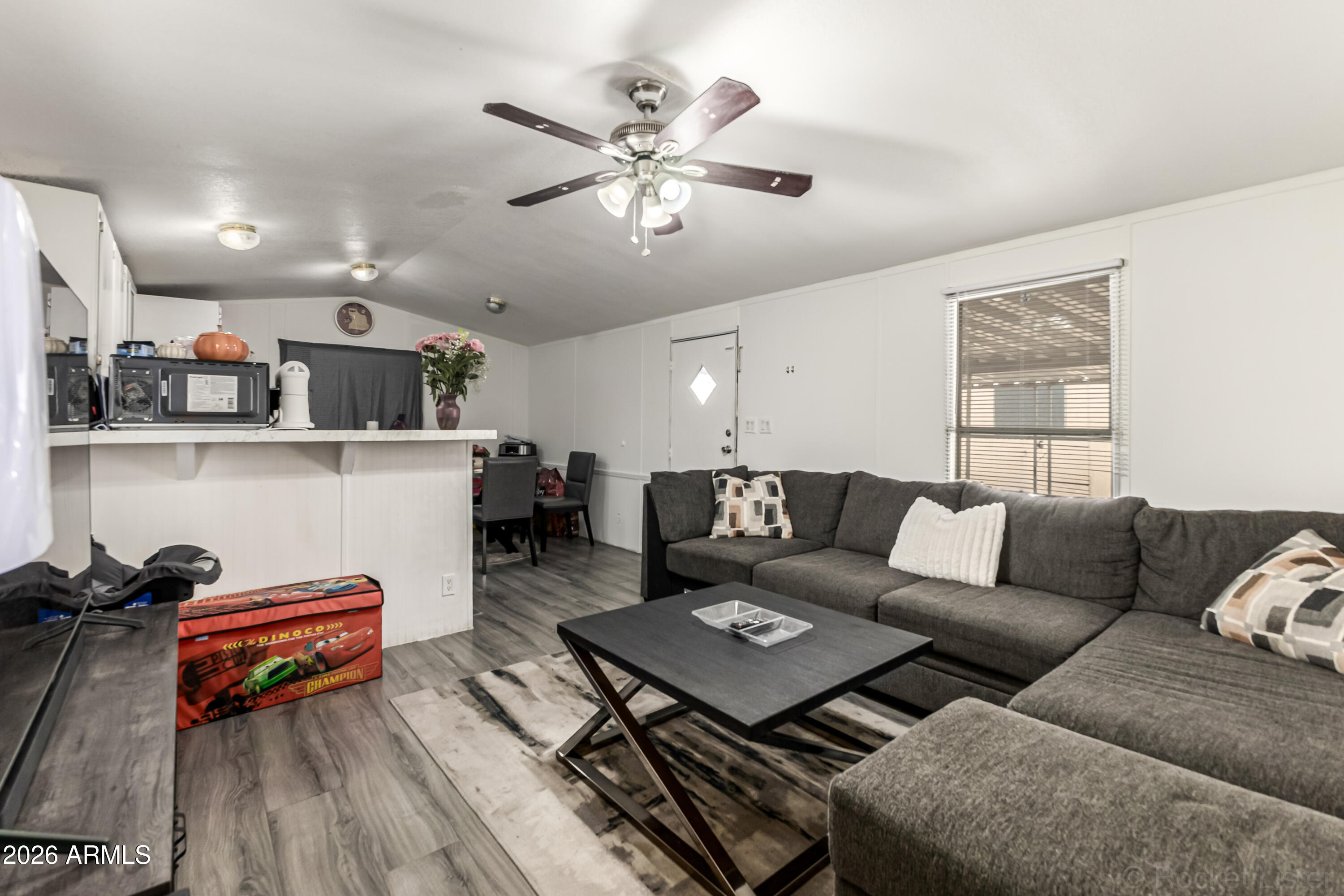 8427 W GLENDALE Avenue 15