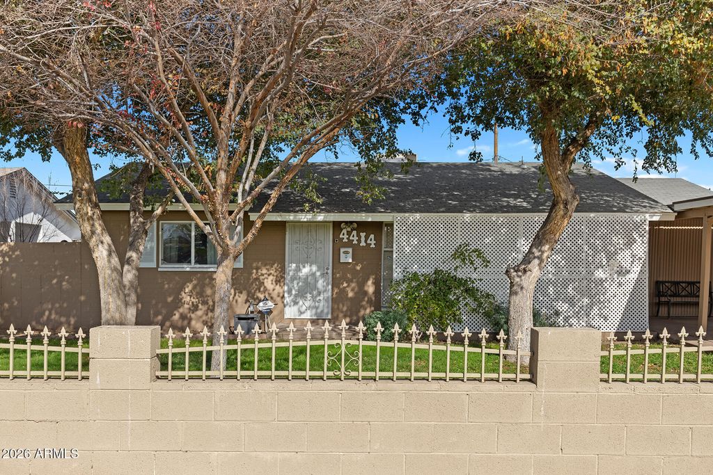 Photo of 4414 W Weldon Avenue, Phoenix, AZ 85031 (MLS # 6976966)