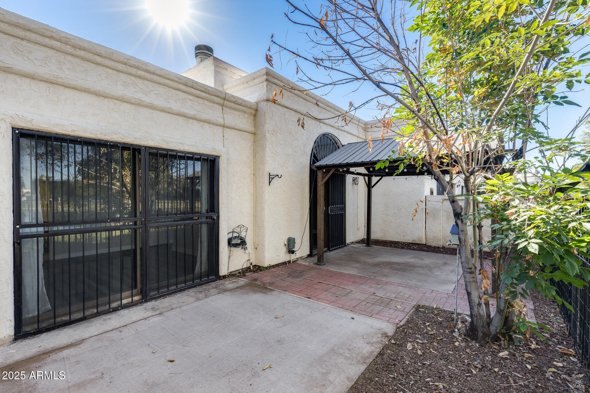 2718 W DESERT COVE Avenue