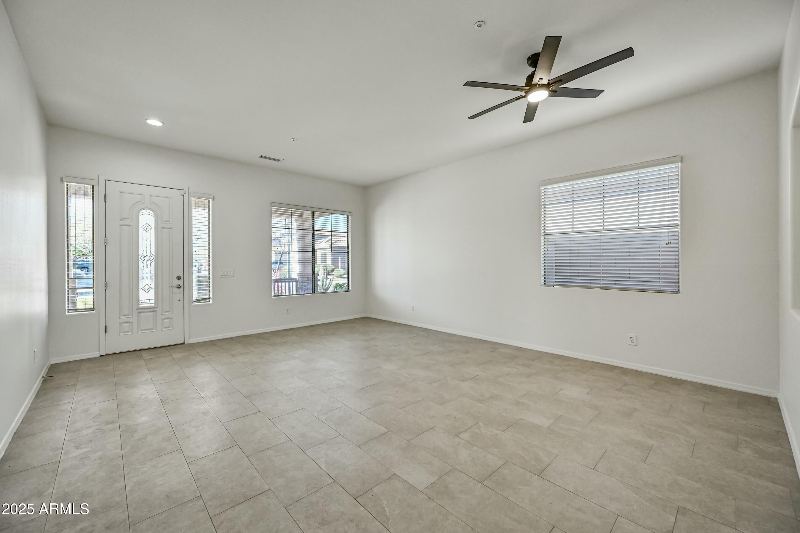 12568 W CHUCKS Avenue