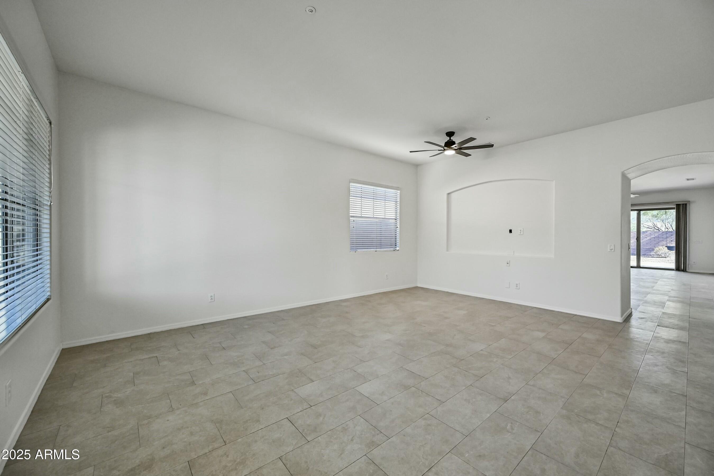 12568 W CHUCKS Avenue