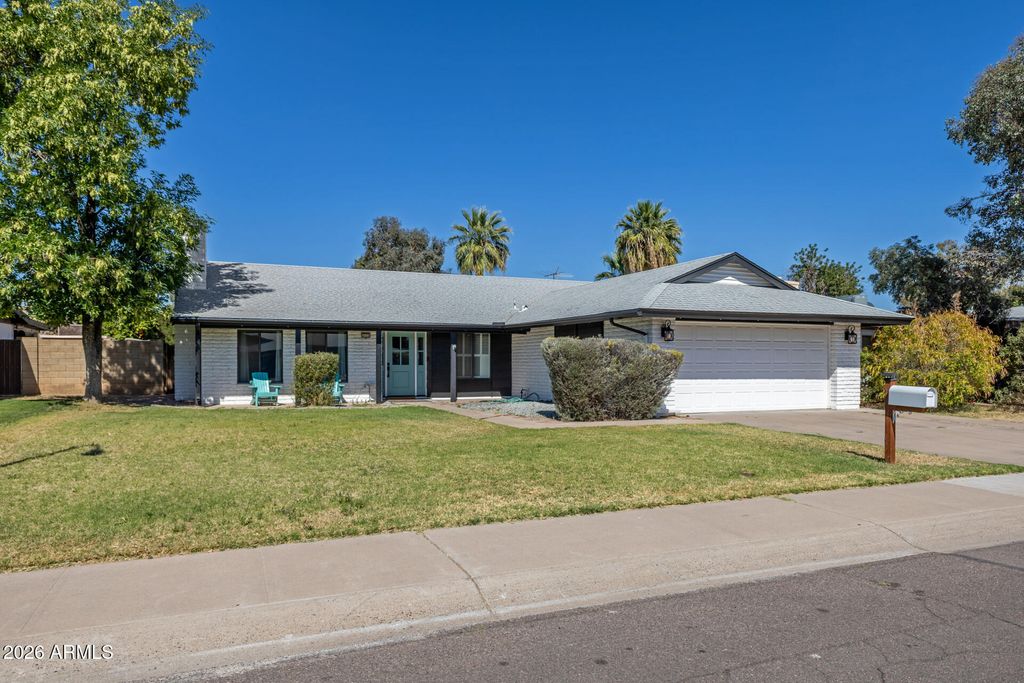 Photo of 4550 W El Caminito Drive, Glendale, AZ 85302 (MLS # 6995193)