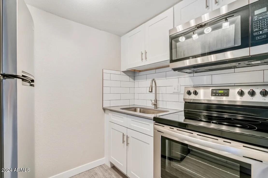 2645 E CACTUS Road 1