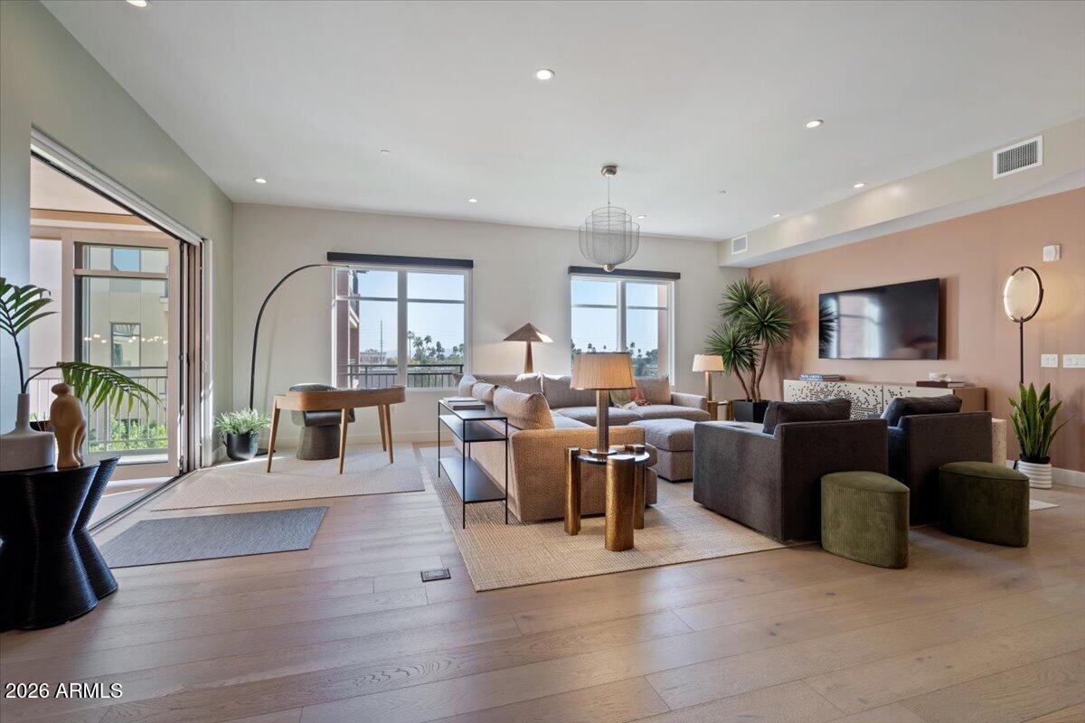 6166 N SCOTTSDALE Road B3007