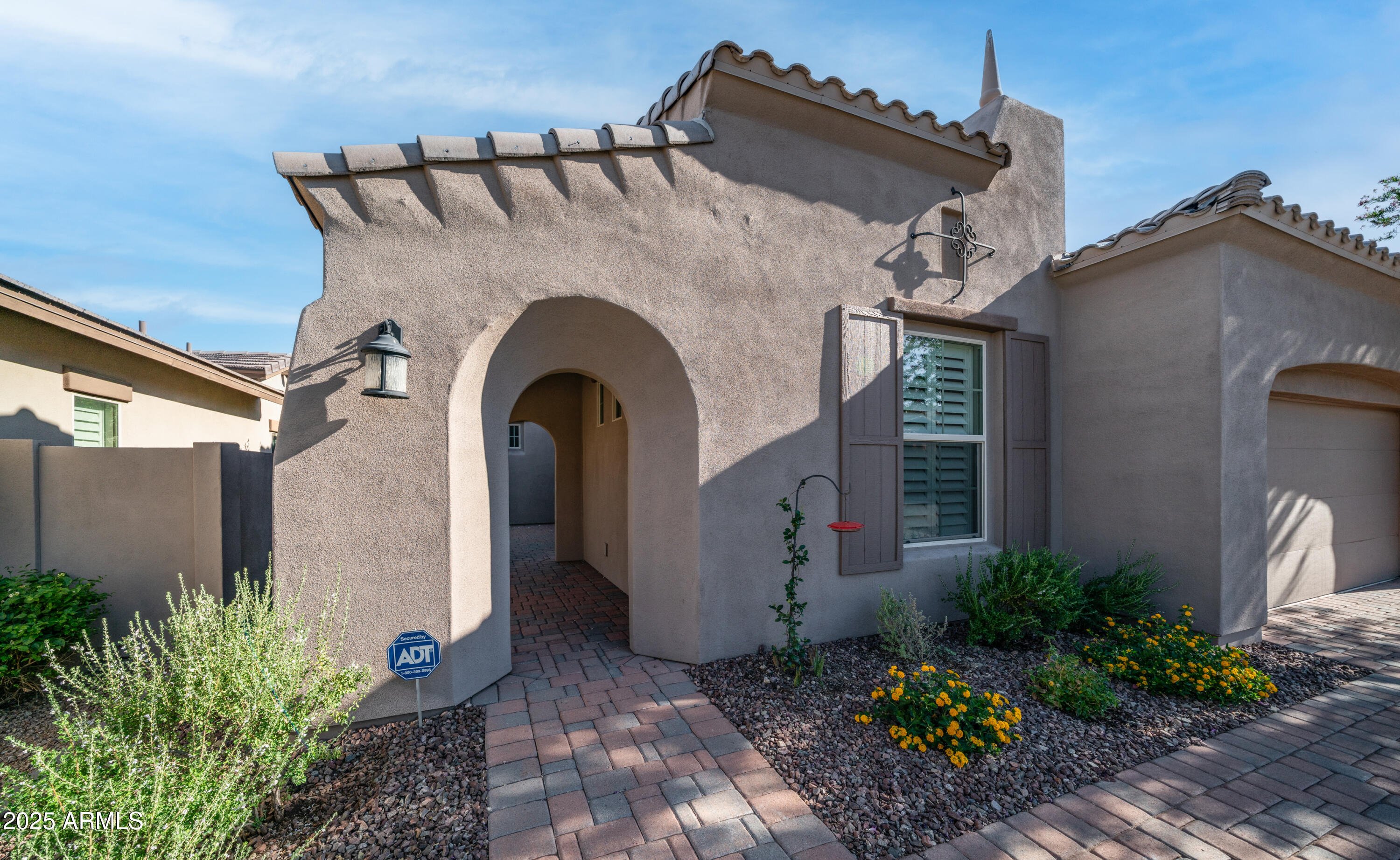 1123 W THUNDERHILL Drive