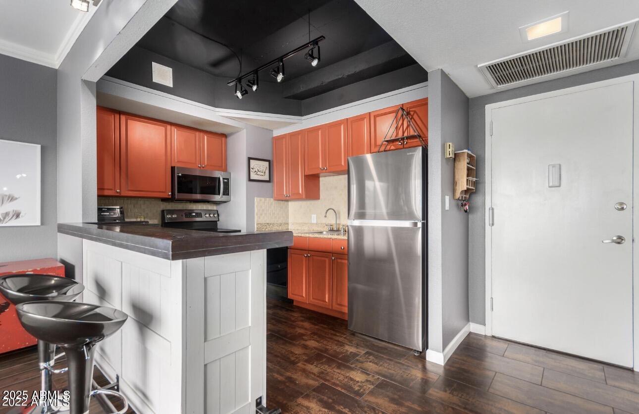 4750 N CENTRAL Avenue 3A