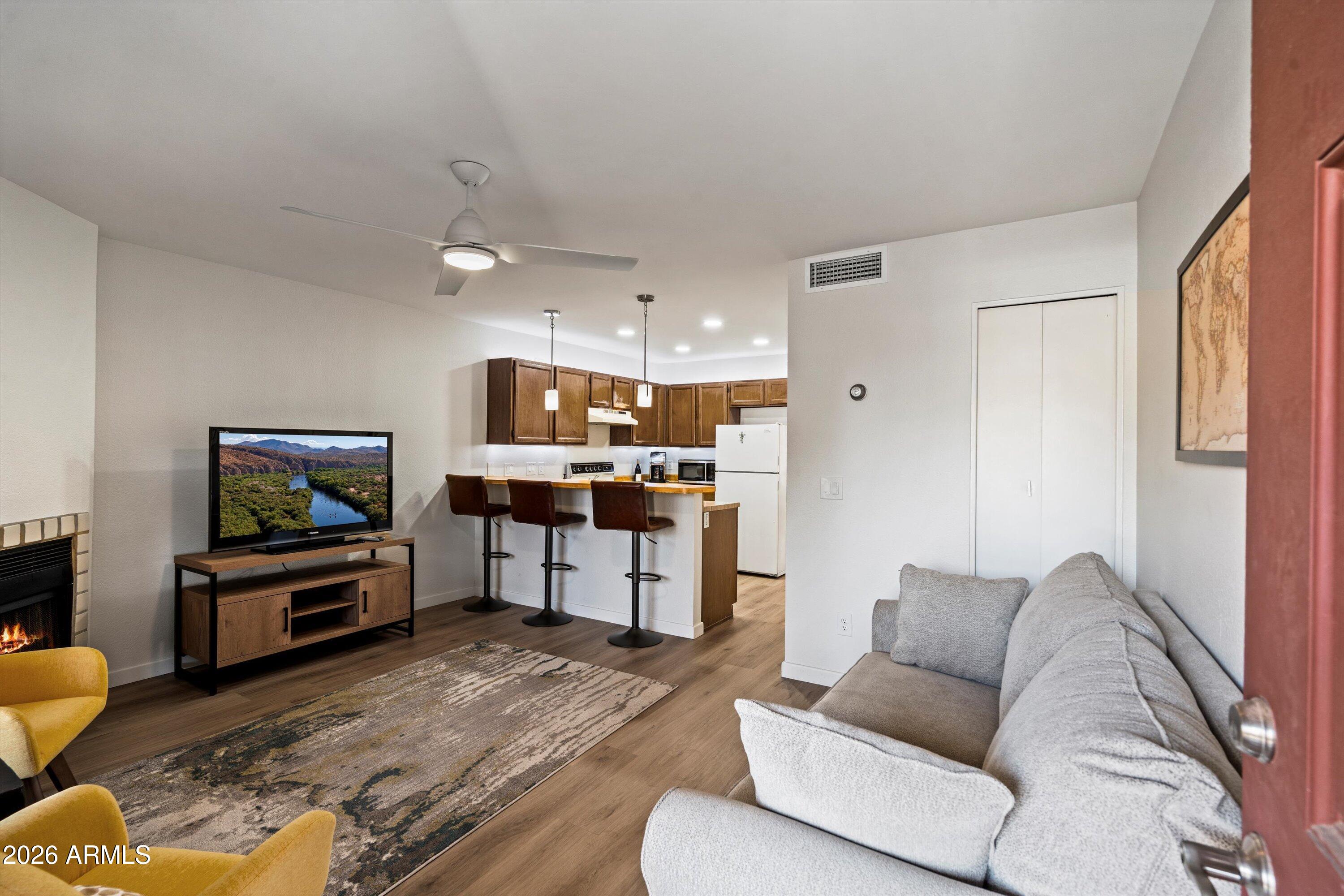 DISCOVERY AT TATUM PLACE - Residential