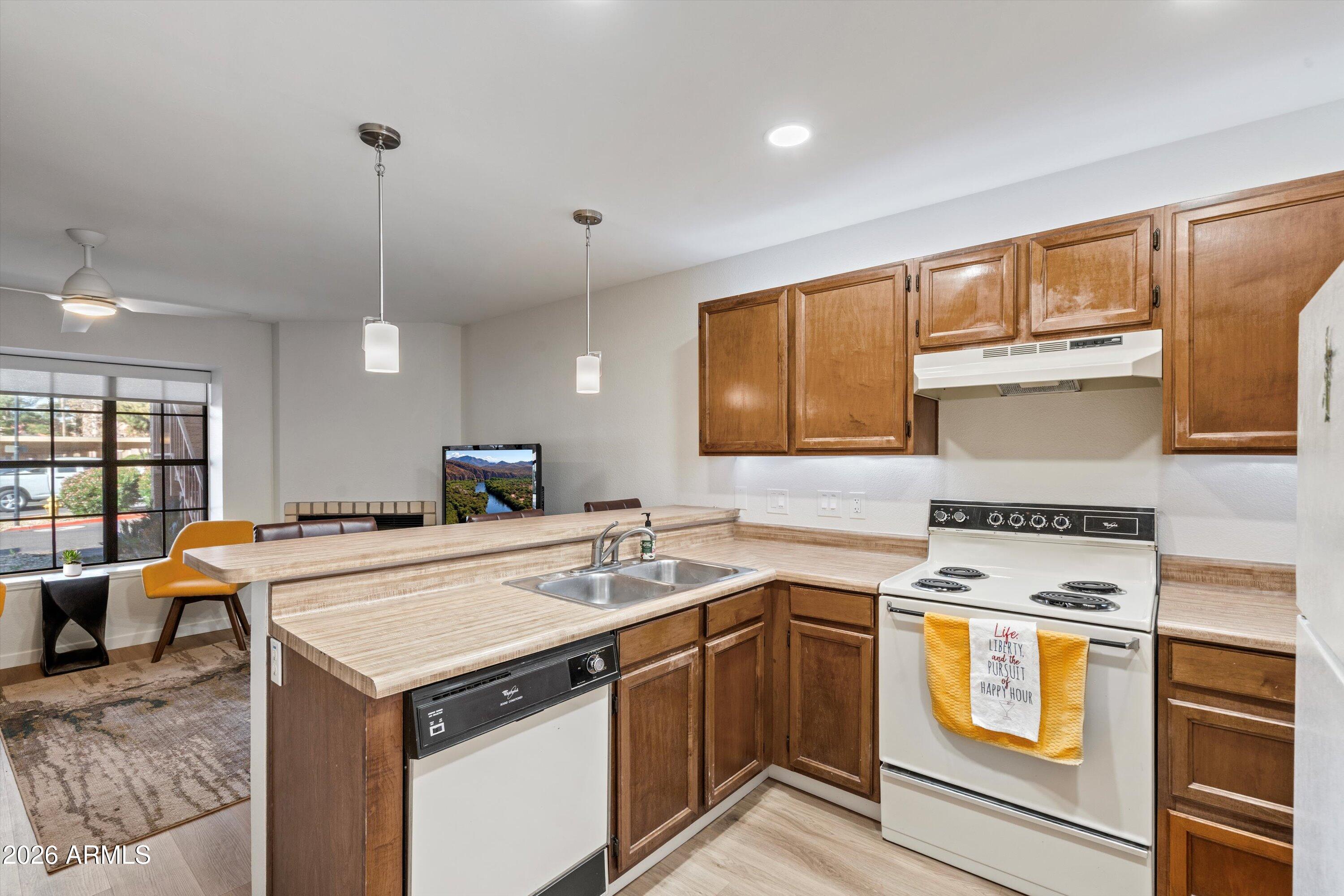 DISCOVERY AT TATUM PLACE - Residential