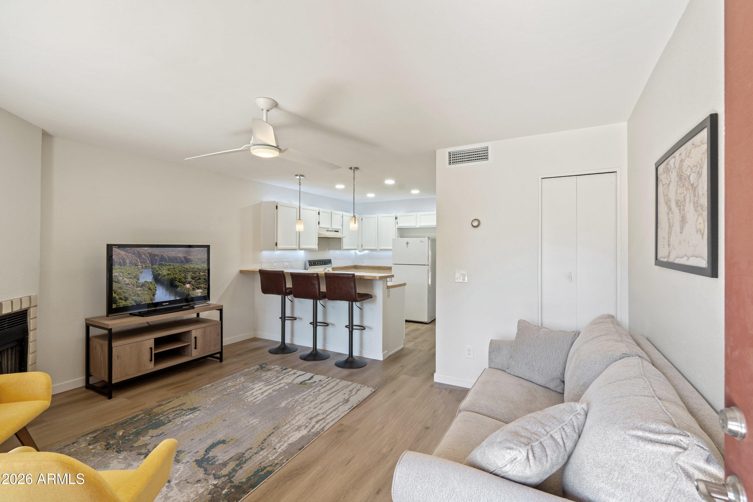4901 E Kelton Lane 1243