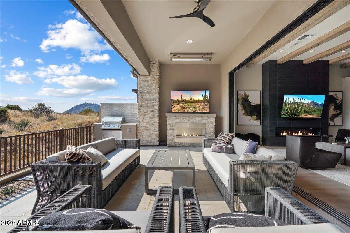 Scottsdale, Arizona 85255, United States, 4 Bedrooms Bedrooms, ,4 BathroomsBathrooms,Residential,Active,77031