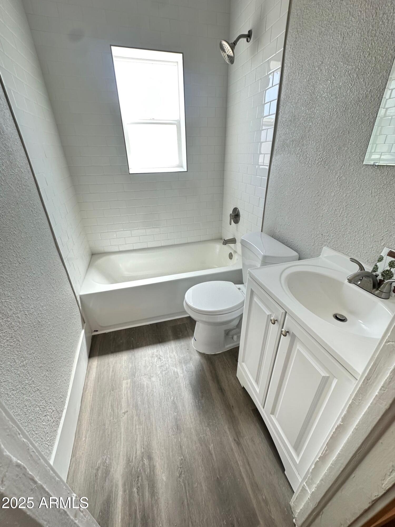 2032 W ADAMS Street 2