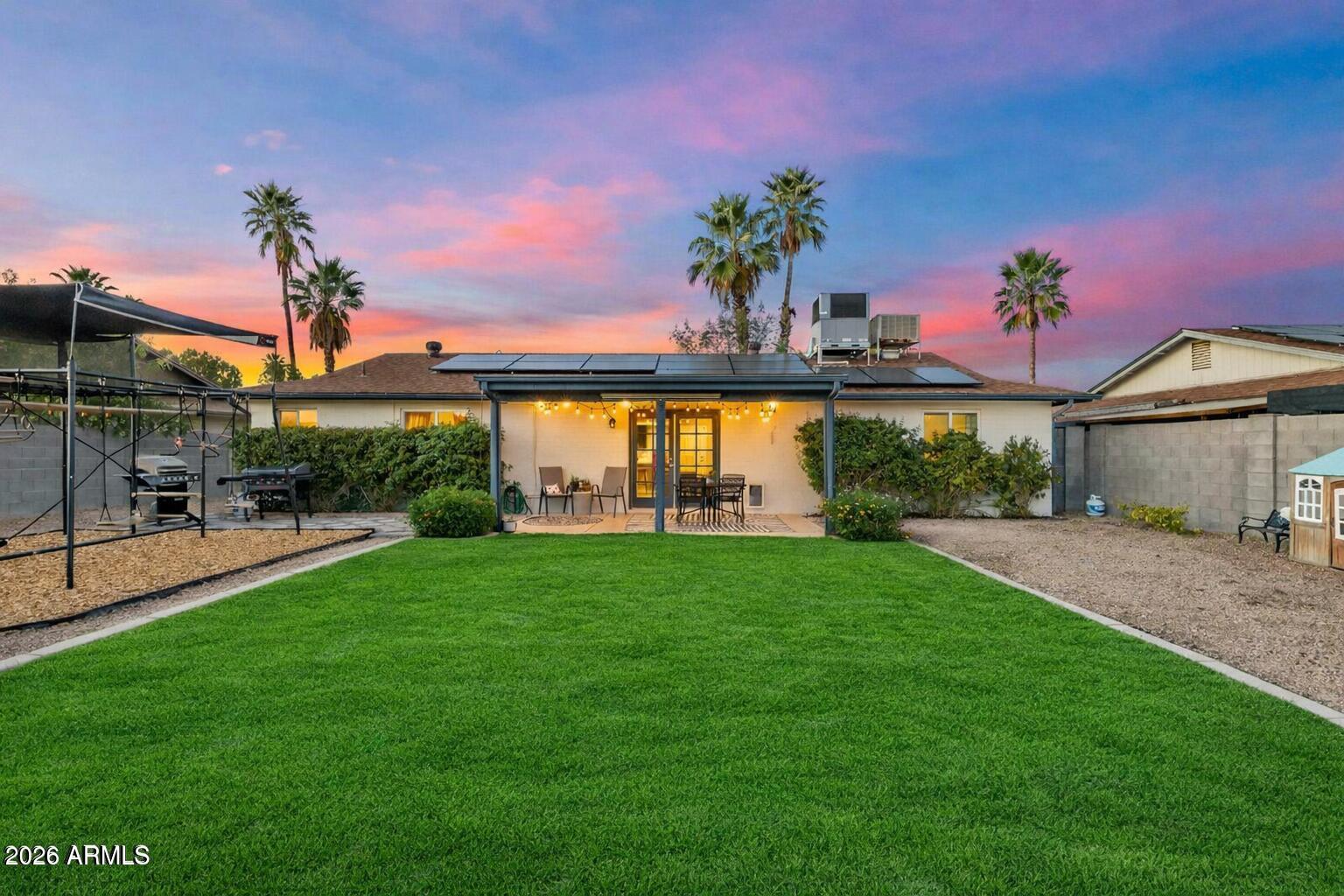 3943 W WILLOW Avenue